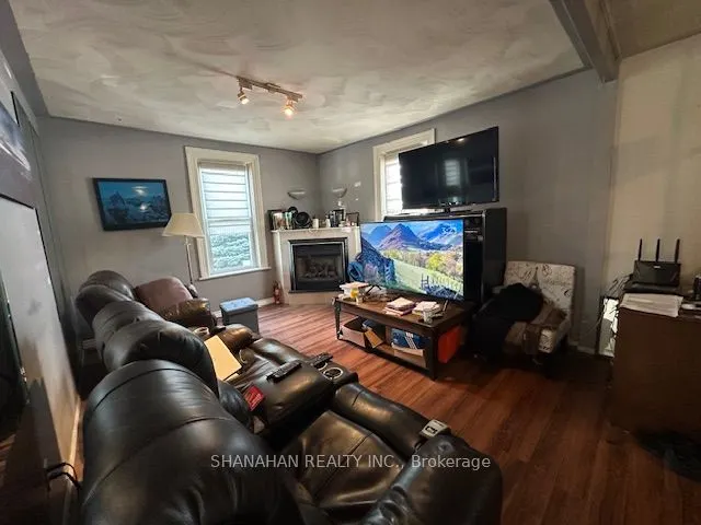 126 Metcalfe Street W, #A&B