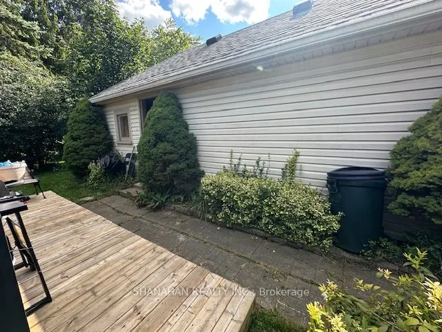 126 Metcalfe Street W, #A&B