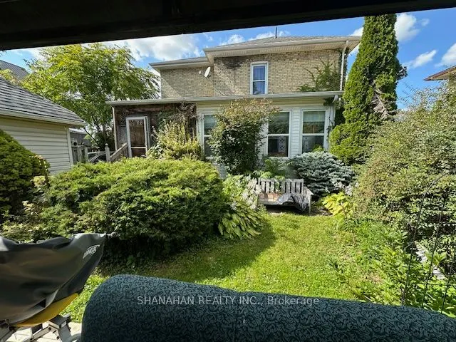 126 Metcalfe Street W #A&B