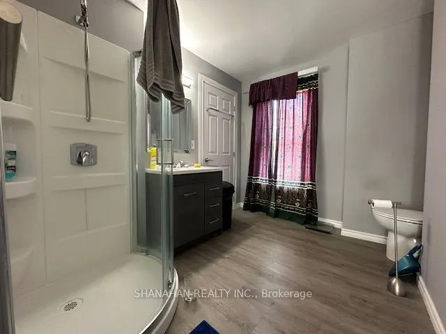 126 Metcalfe Street W, #A&B