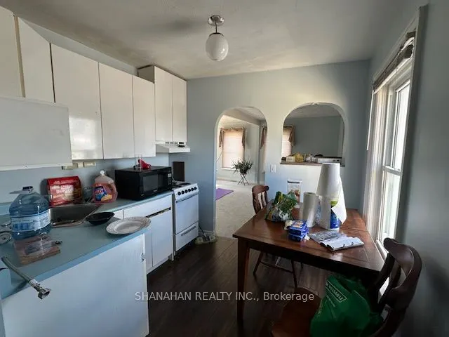 126 Metcalfe Street W #A&B