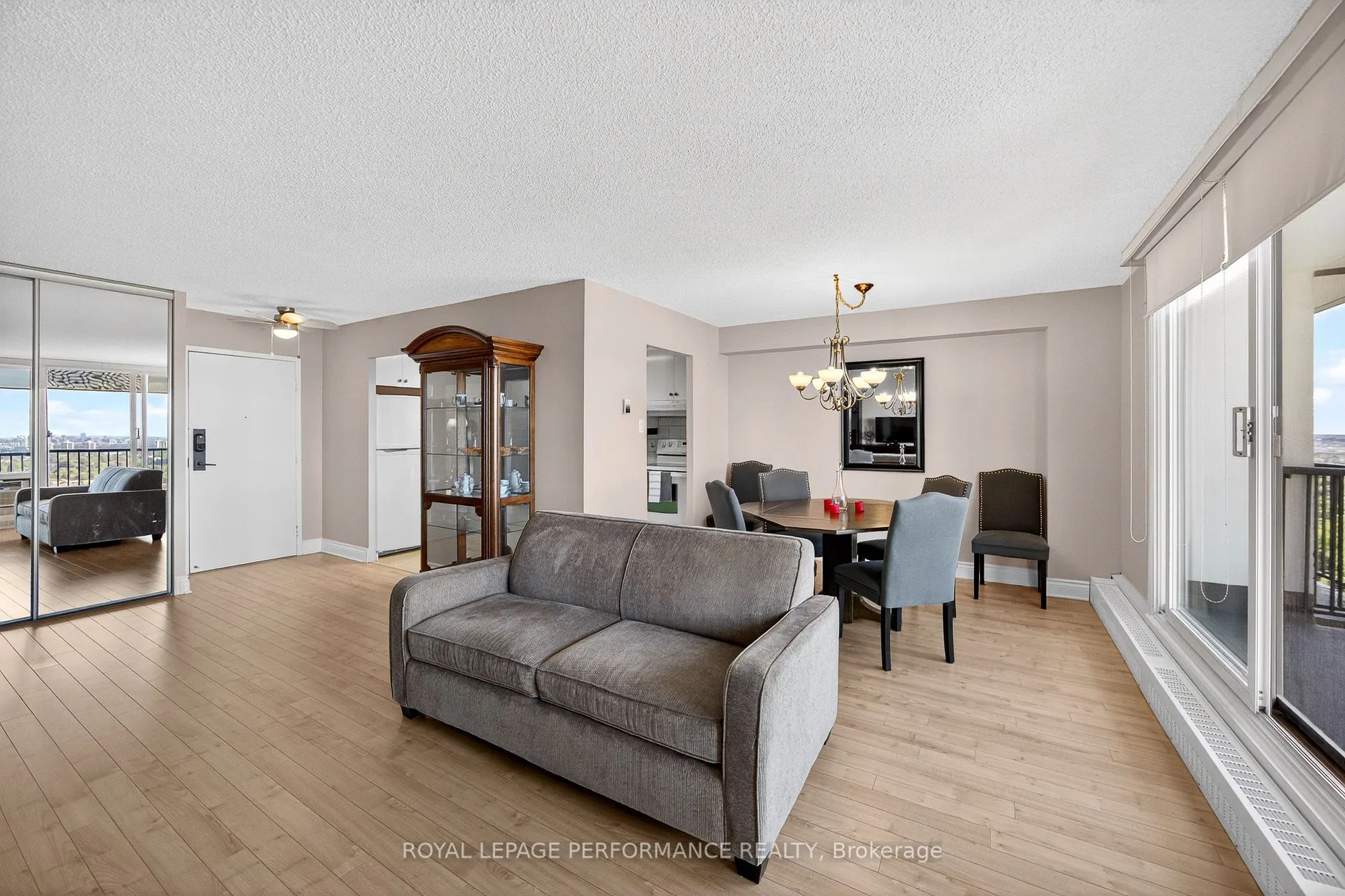 665 BATHGATE Drive, #1904