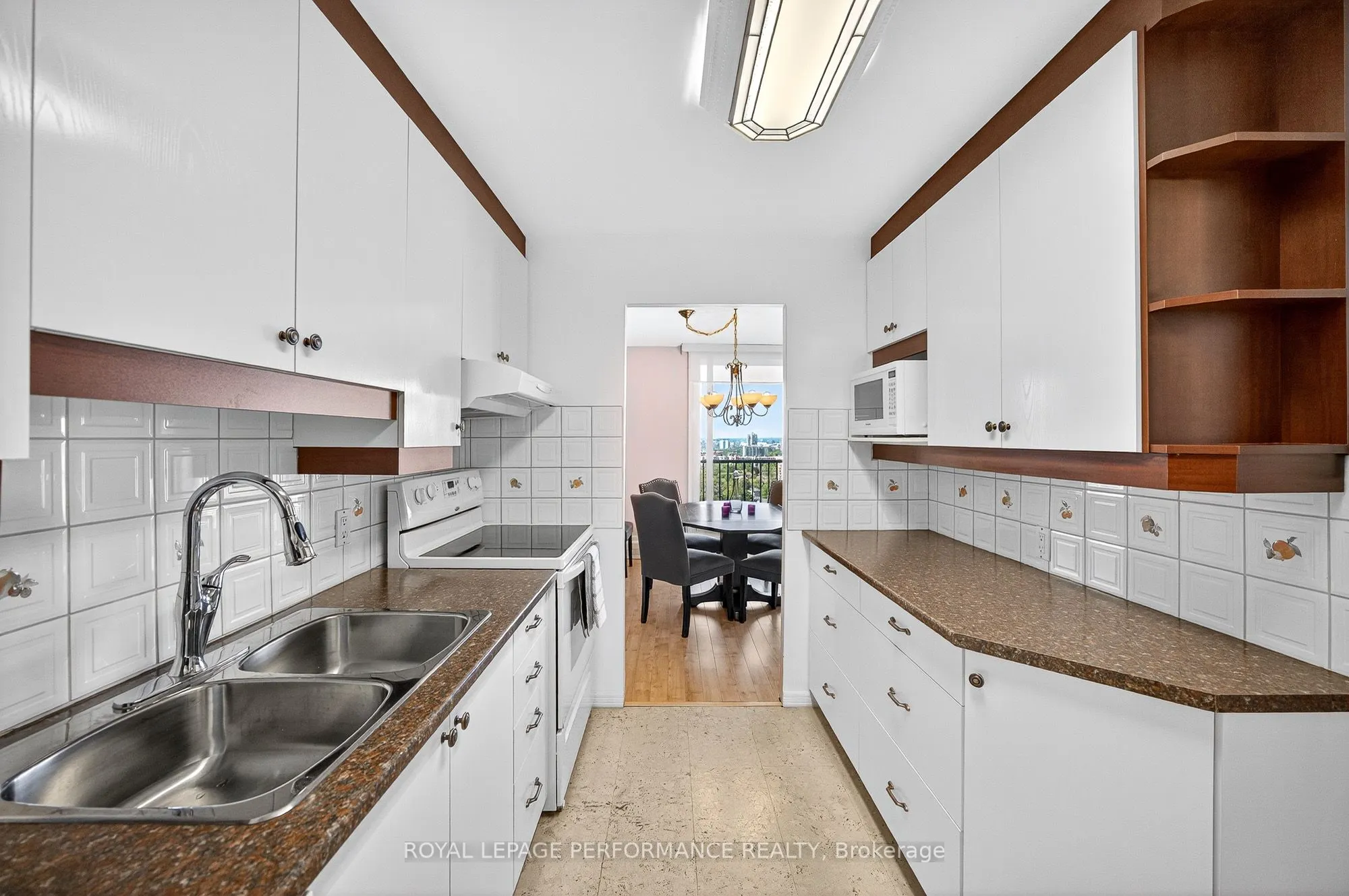 665 BATHGATE Drive, #1904