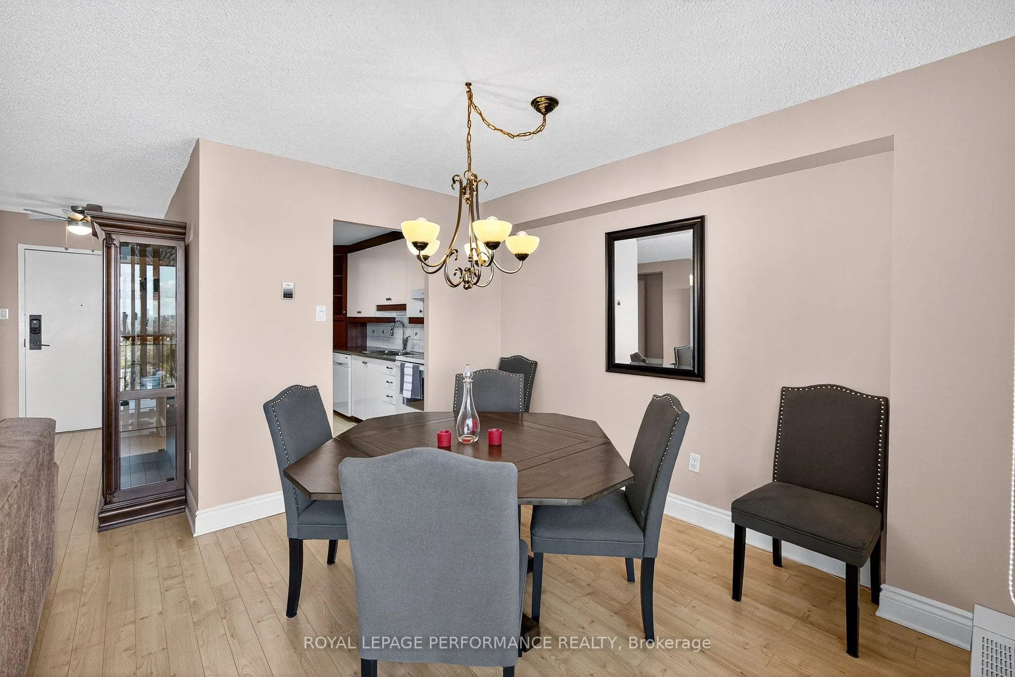 665 BATHGATE Drive, #1904