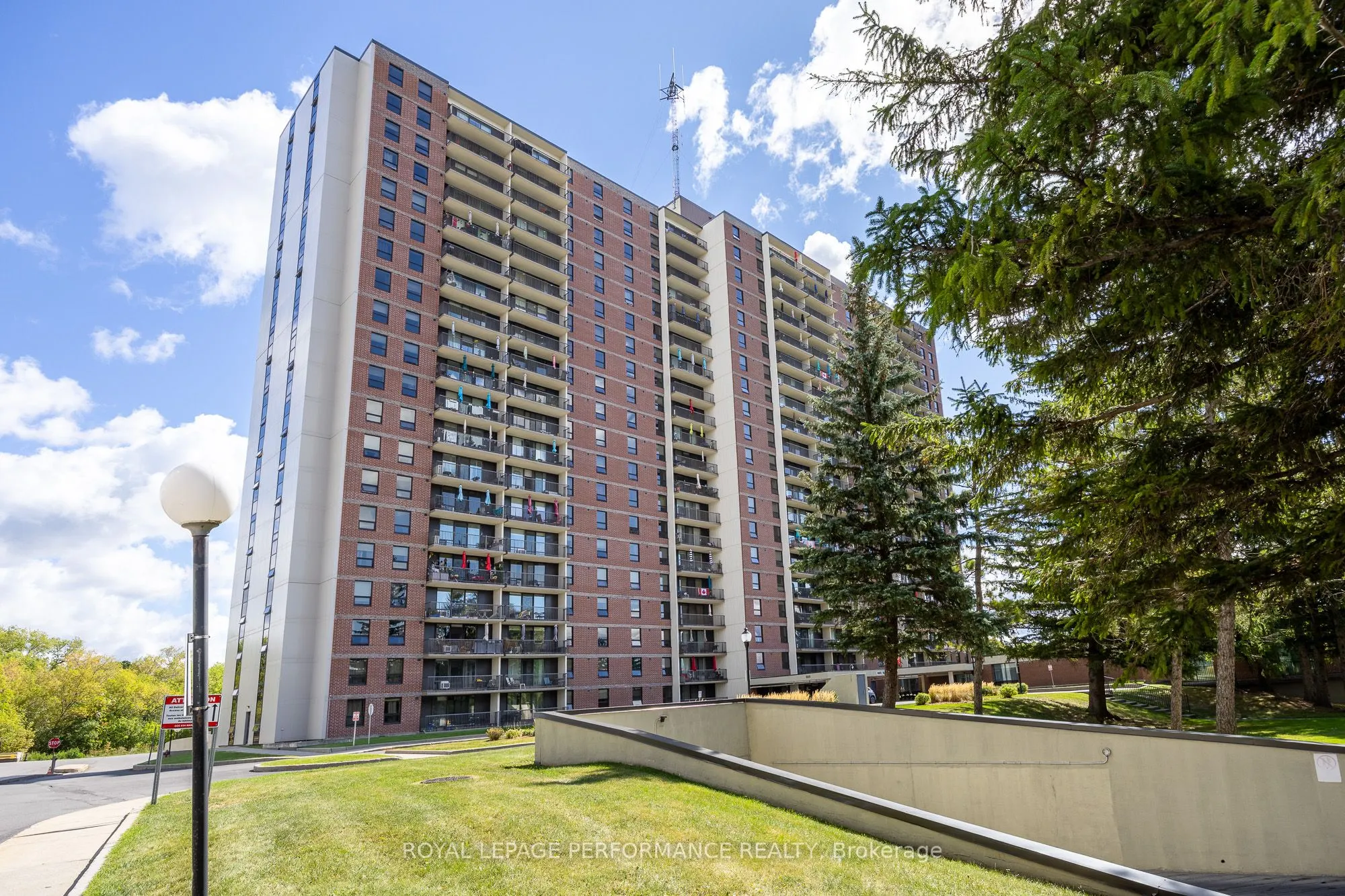 665 BATHGATE Drive, #1904
