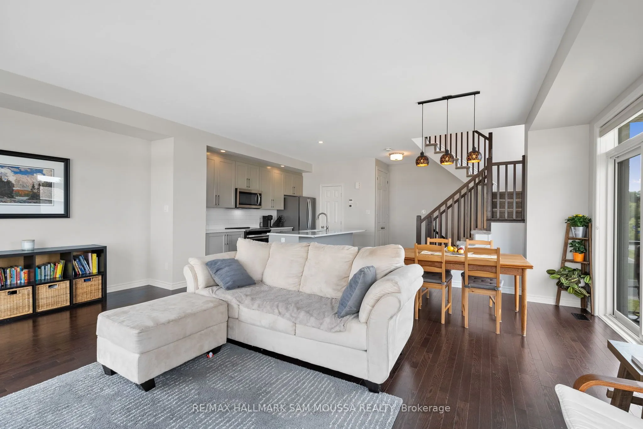 625 Cartographe Street