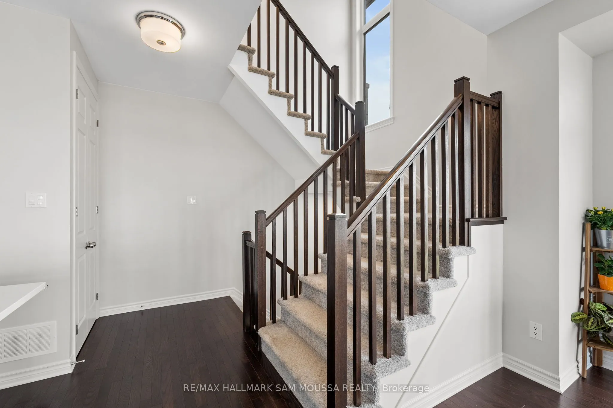 625 Cartographe Street