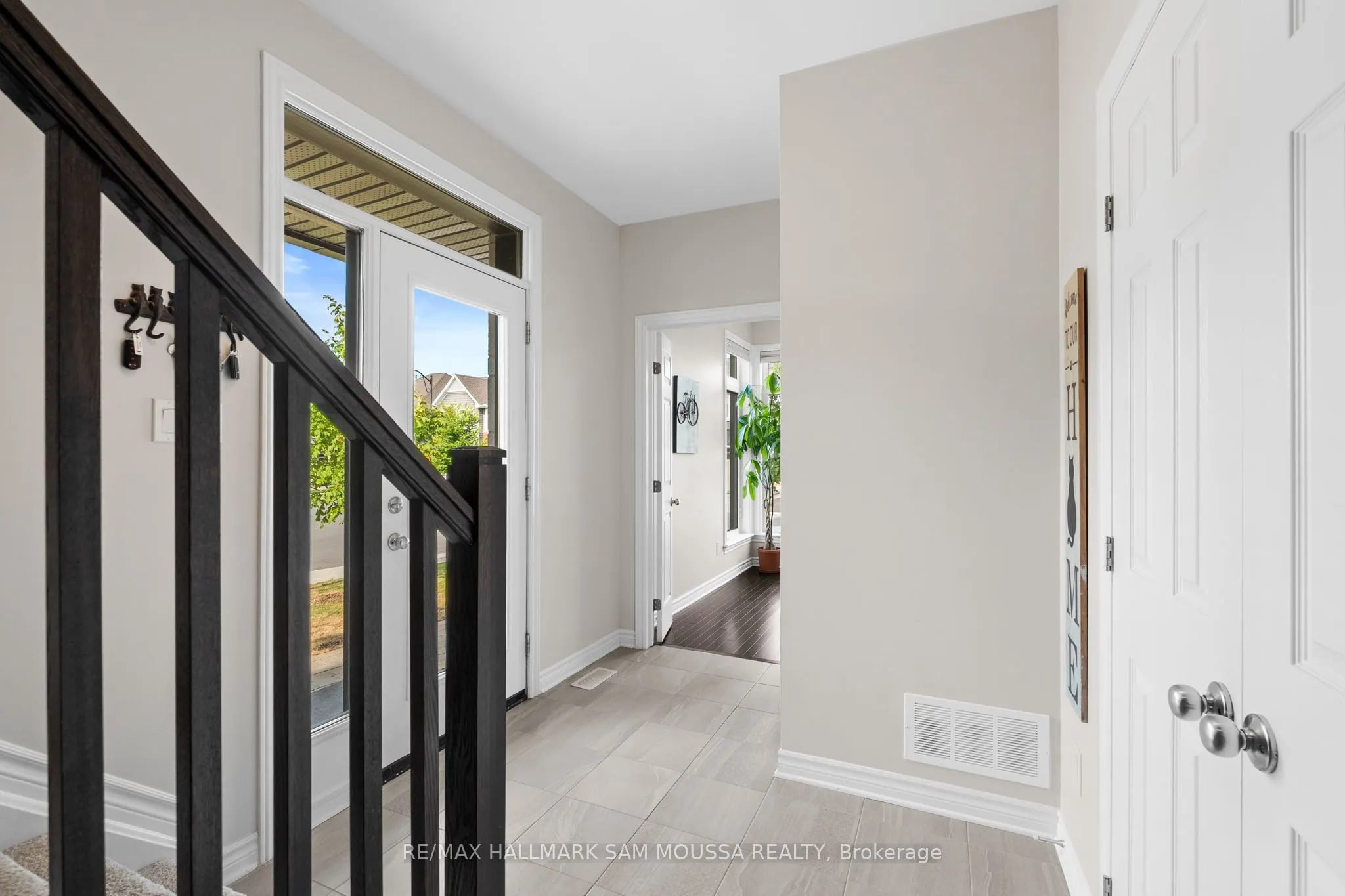 625 Cartographe Street