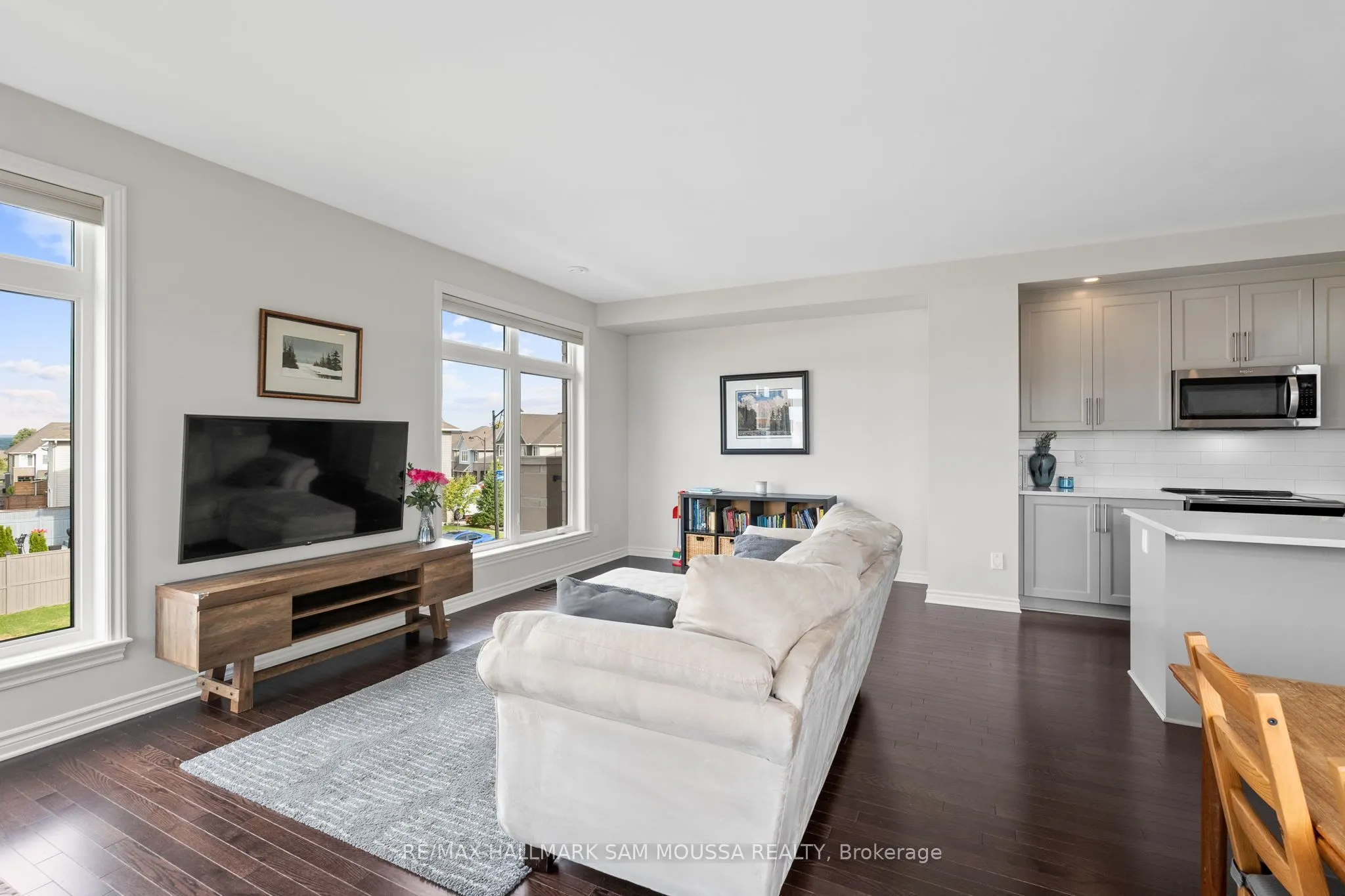 625 Cartographe Street