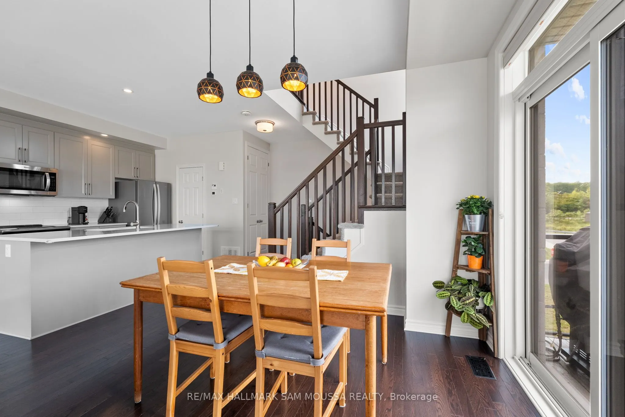 625 Cartographe Street