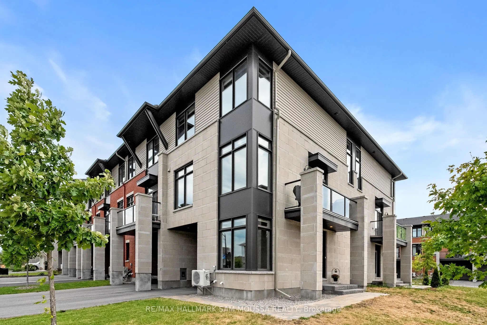 625 Cartographe Street