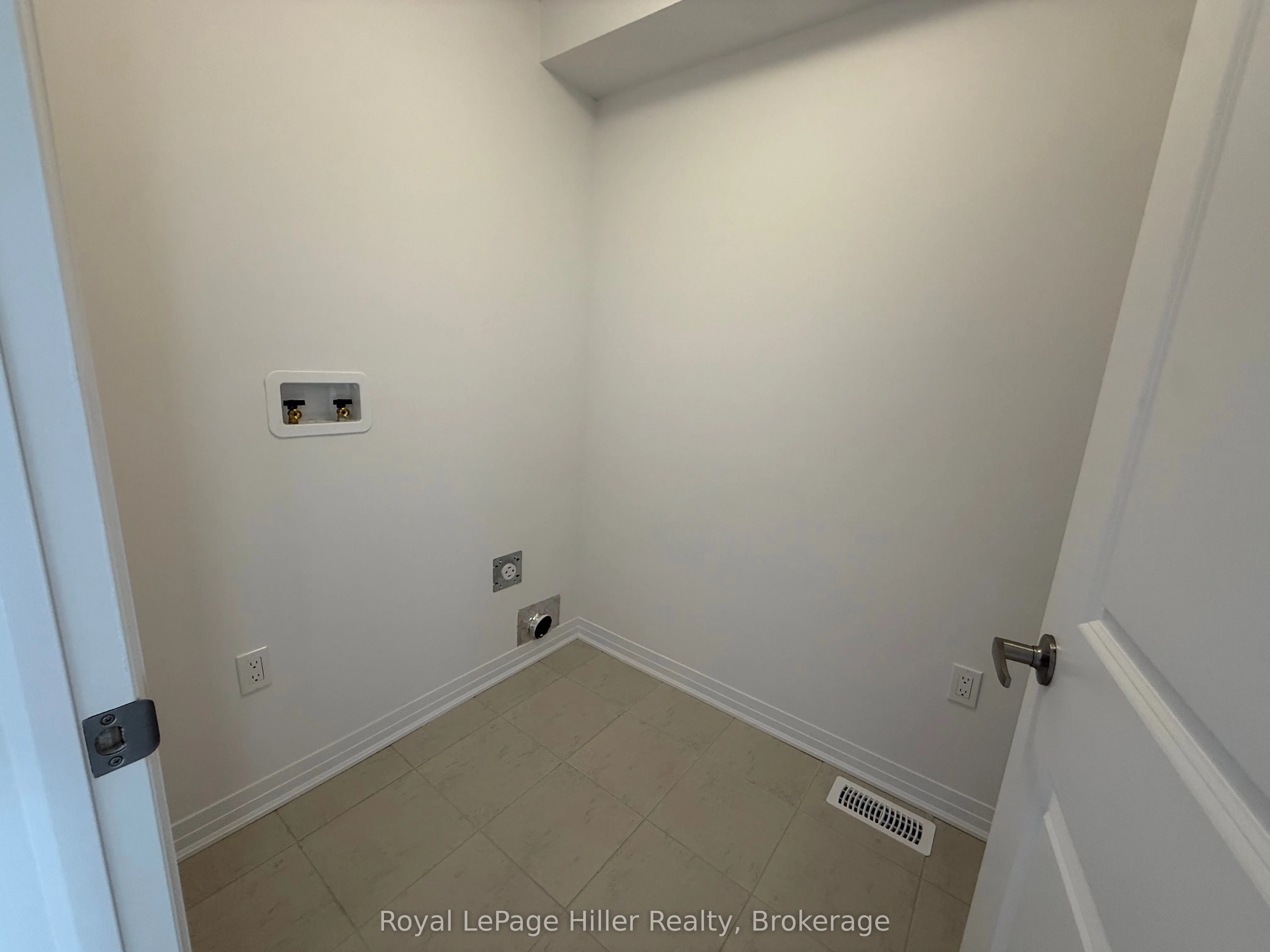 6 Poett Avenue