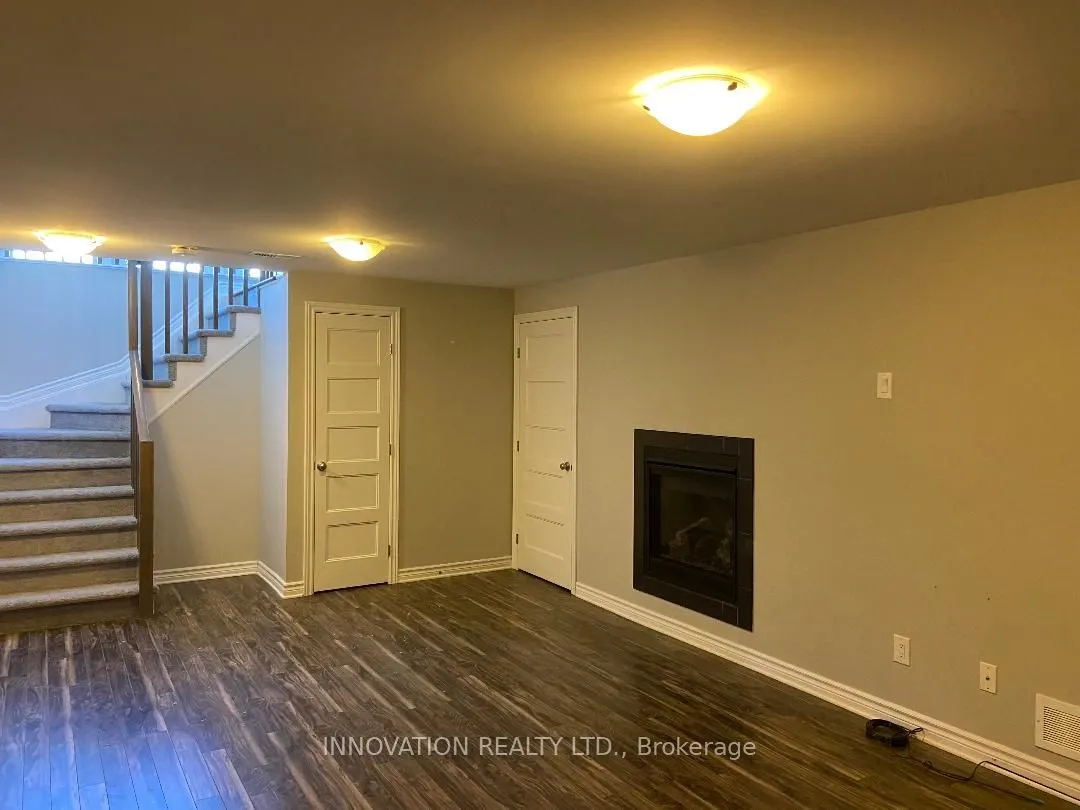 322 Fergus Crescent