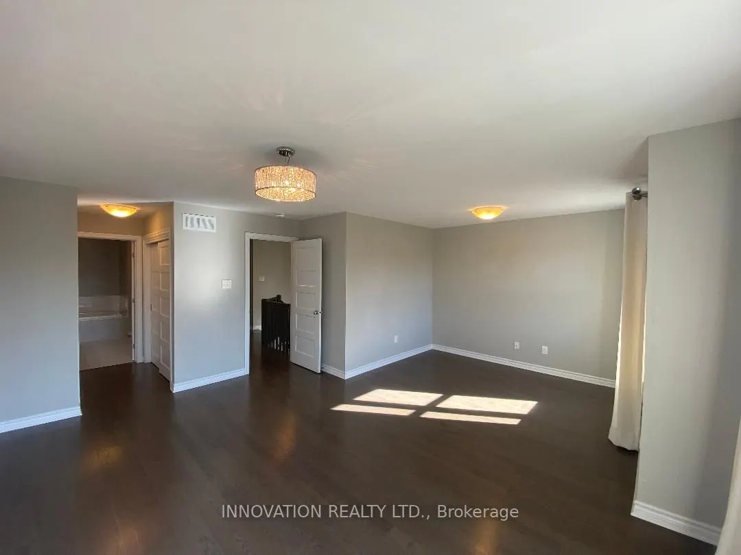 322 Fergus Crescent