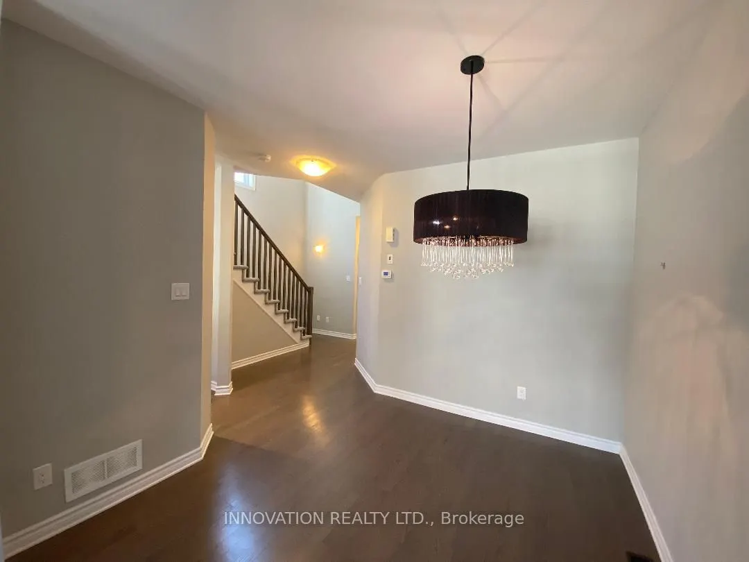 322 Fergus Crescent