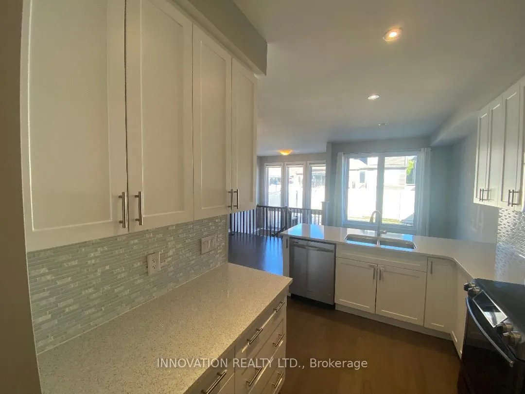 322 Fergus Crescent