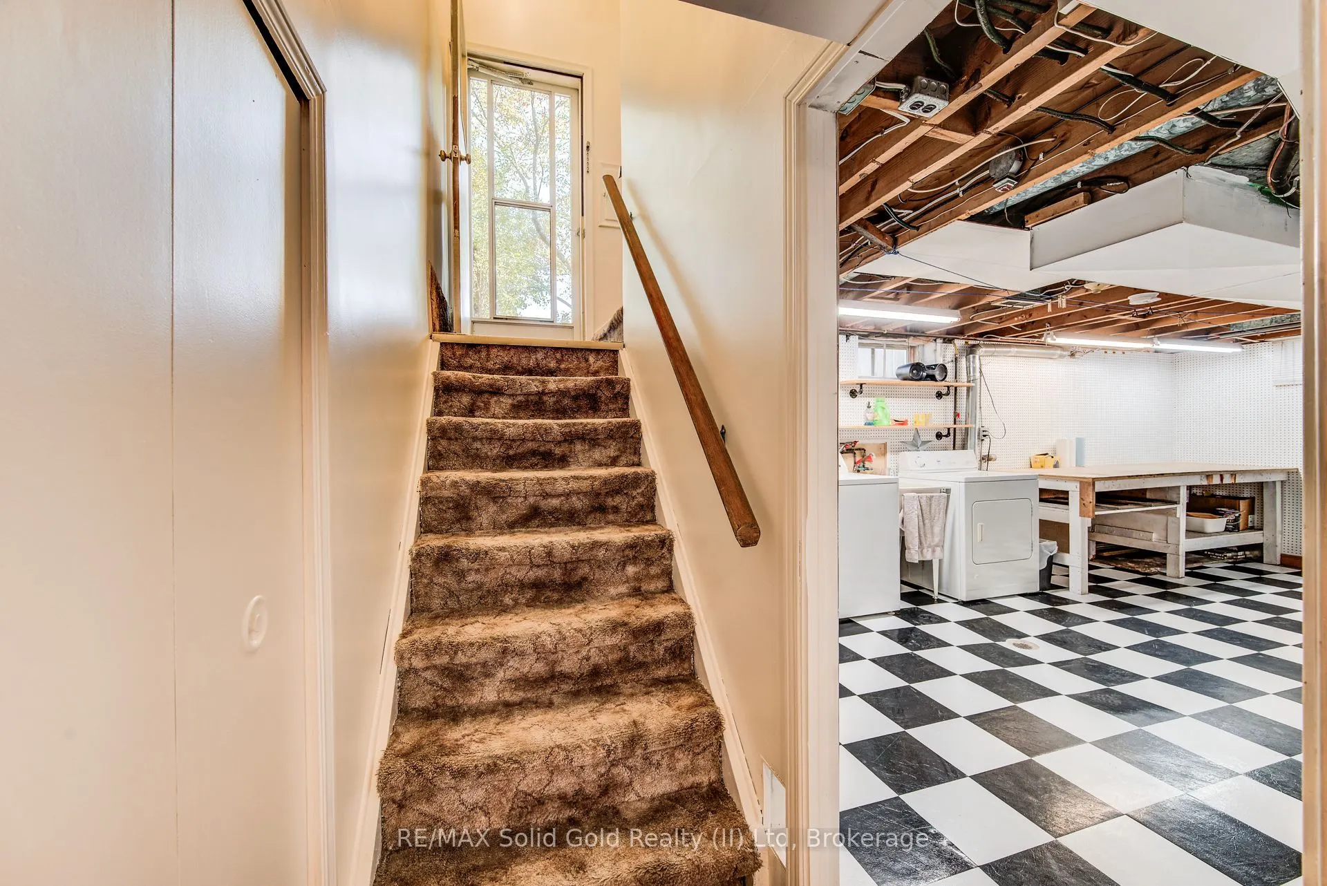 191 Allen Street E