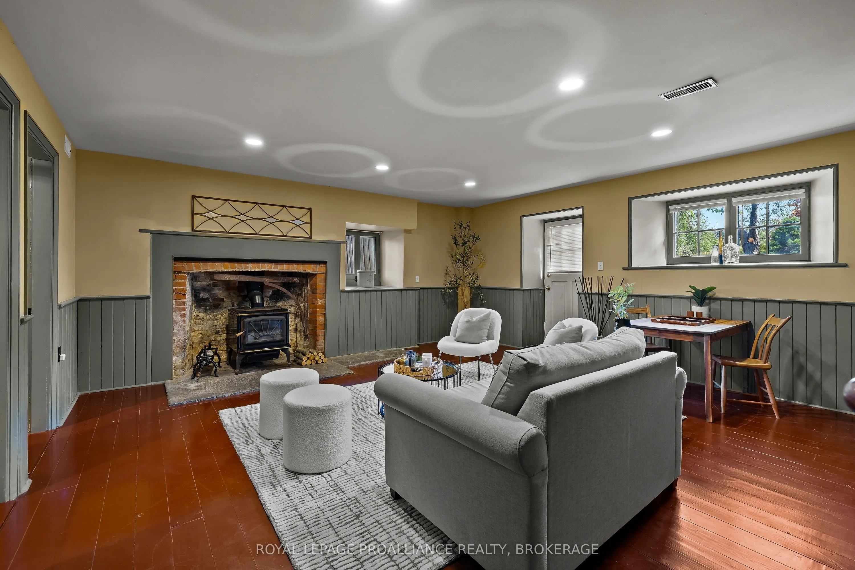 1049 Highway 2 E