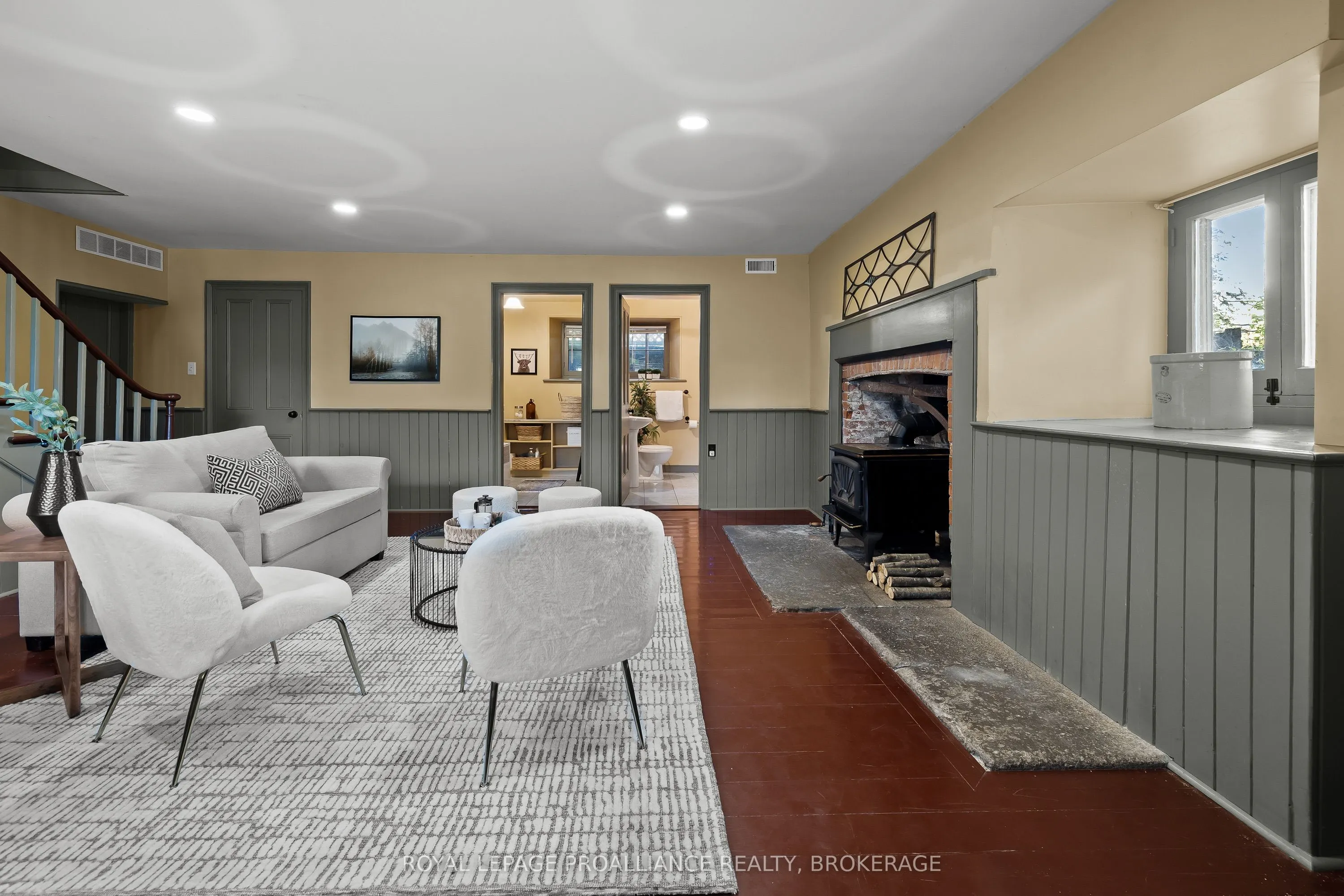 1049 Highway 2 E