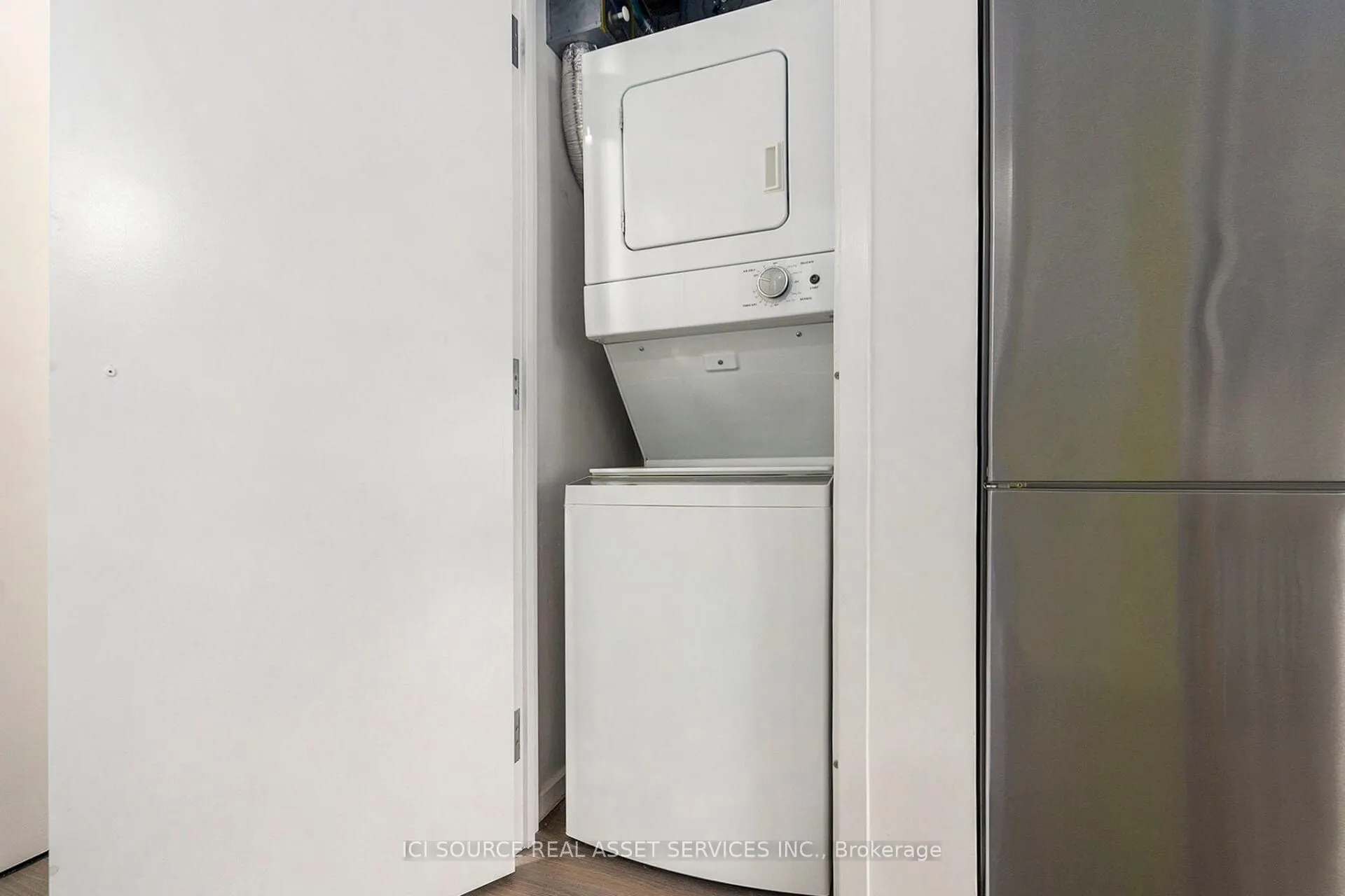 105 Champagne Avenue S, #1702