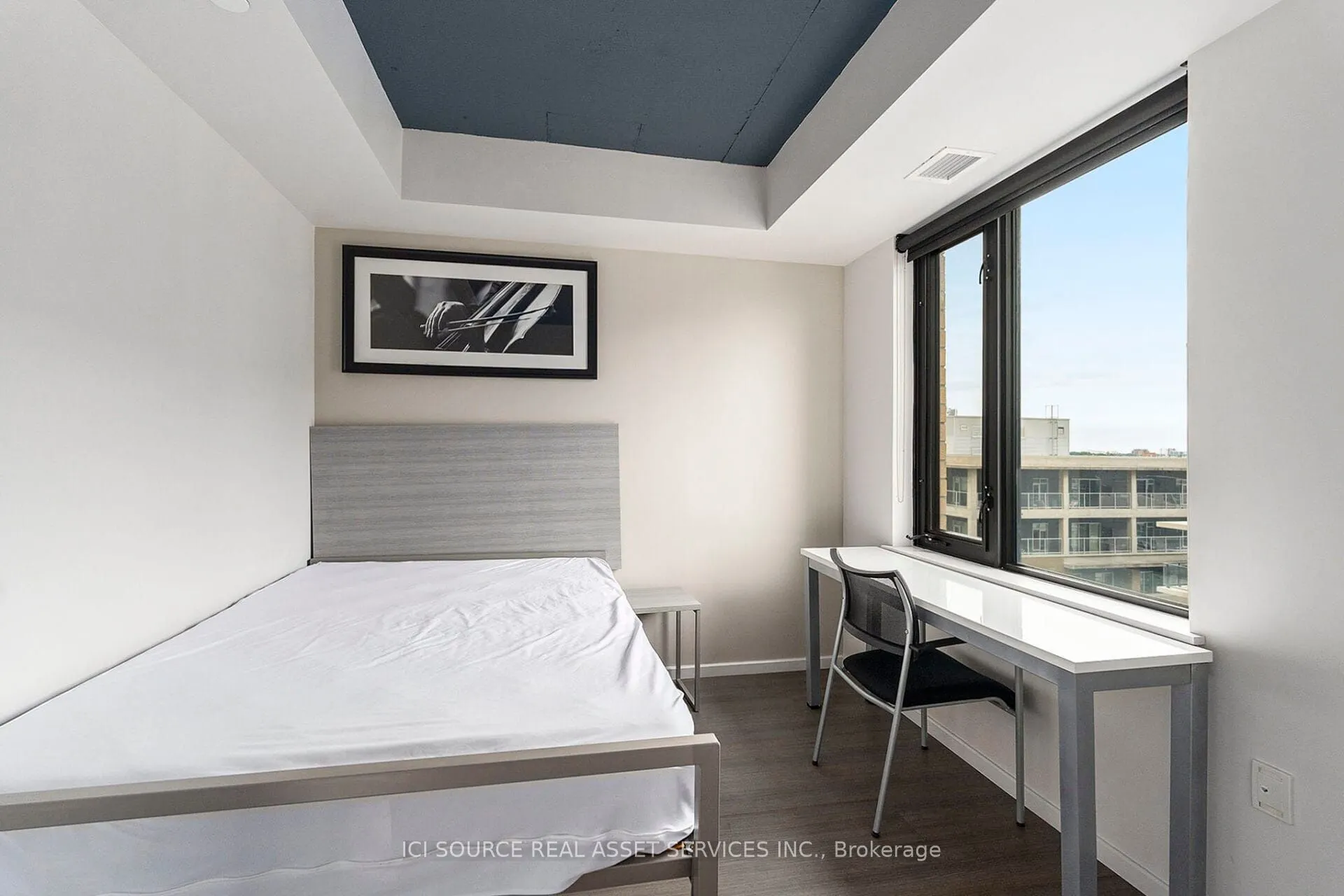 105 Champagne Avenue S, #1702