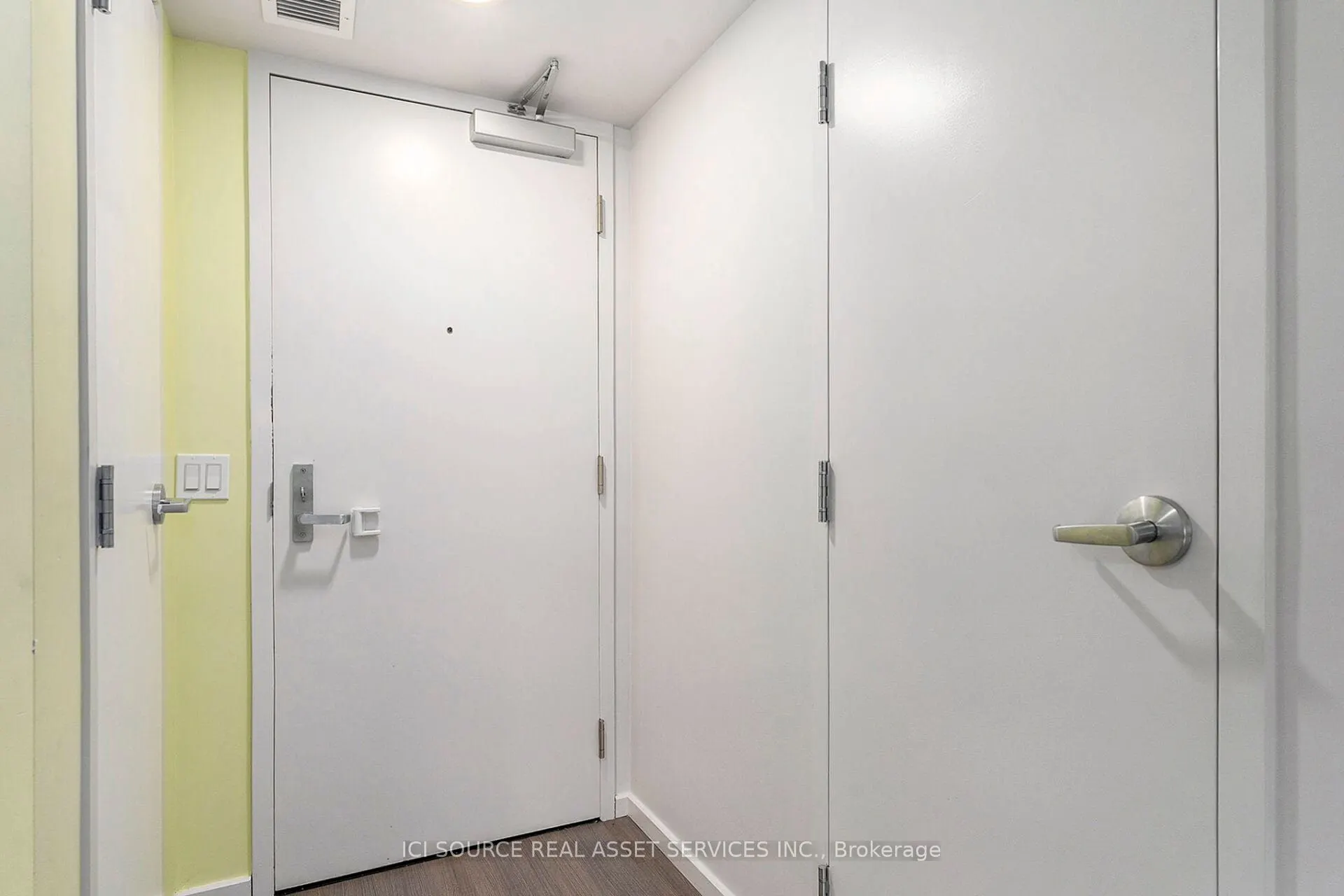 105 Champagne Avenue S, #1702
