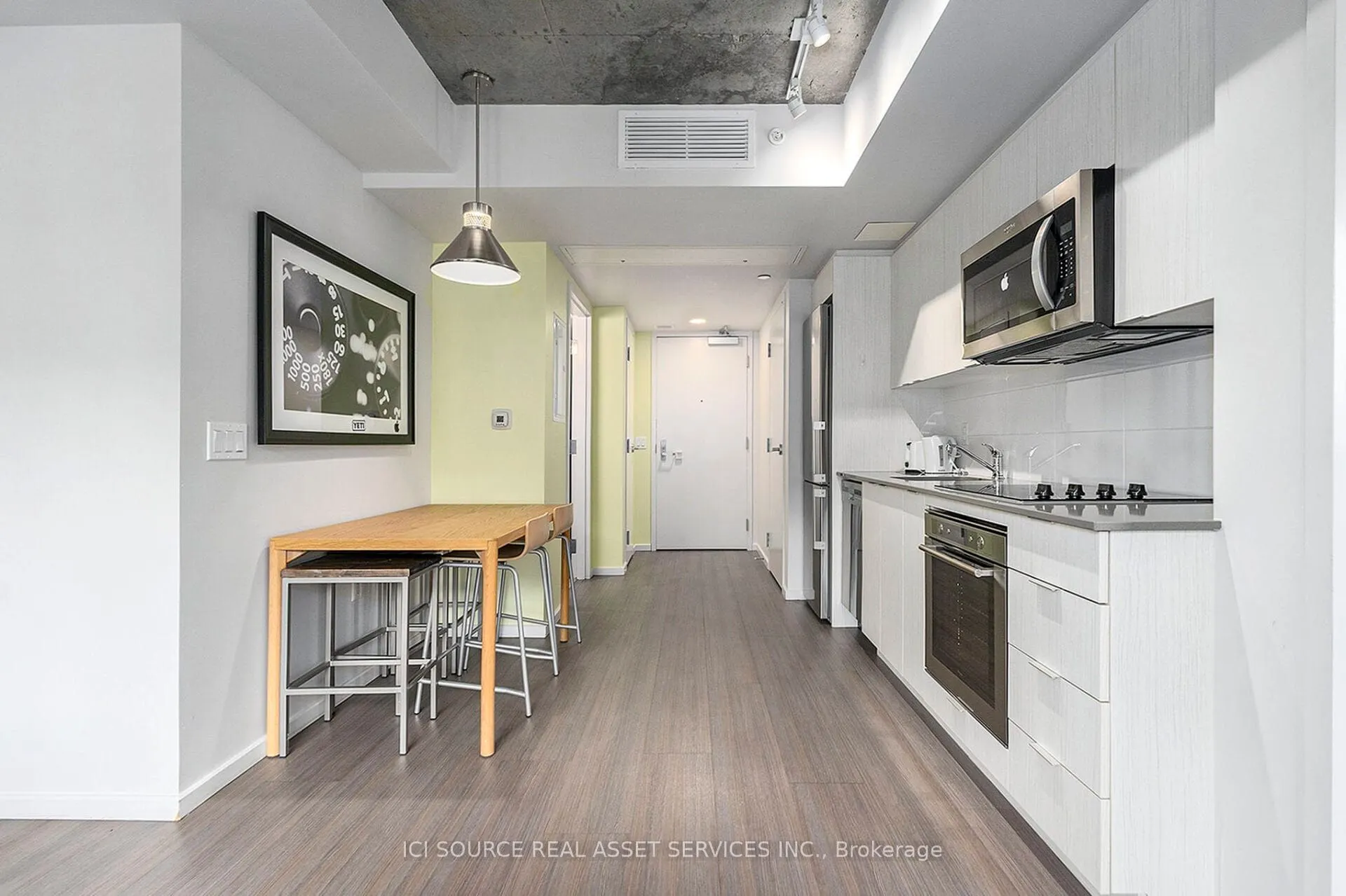 105 Champagne Avenue S, #1702