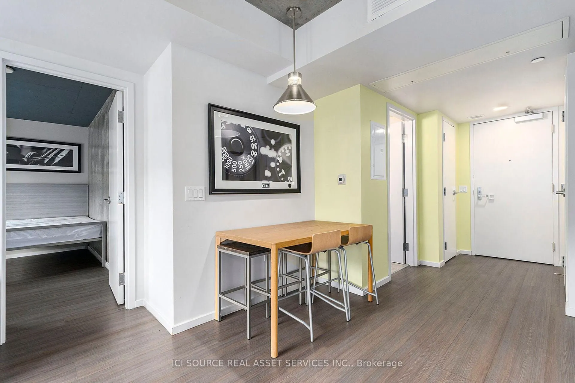 105 Champagne Avenue S, #1702