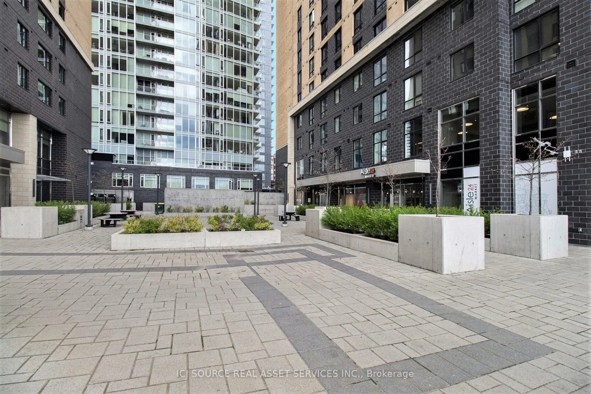 105 Champagne Avenue S, #1702