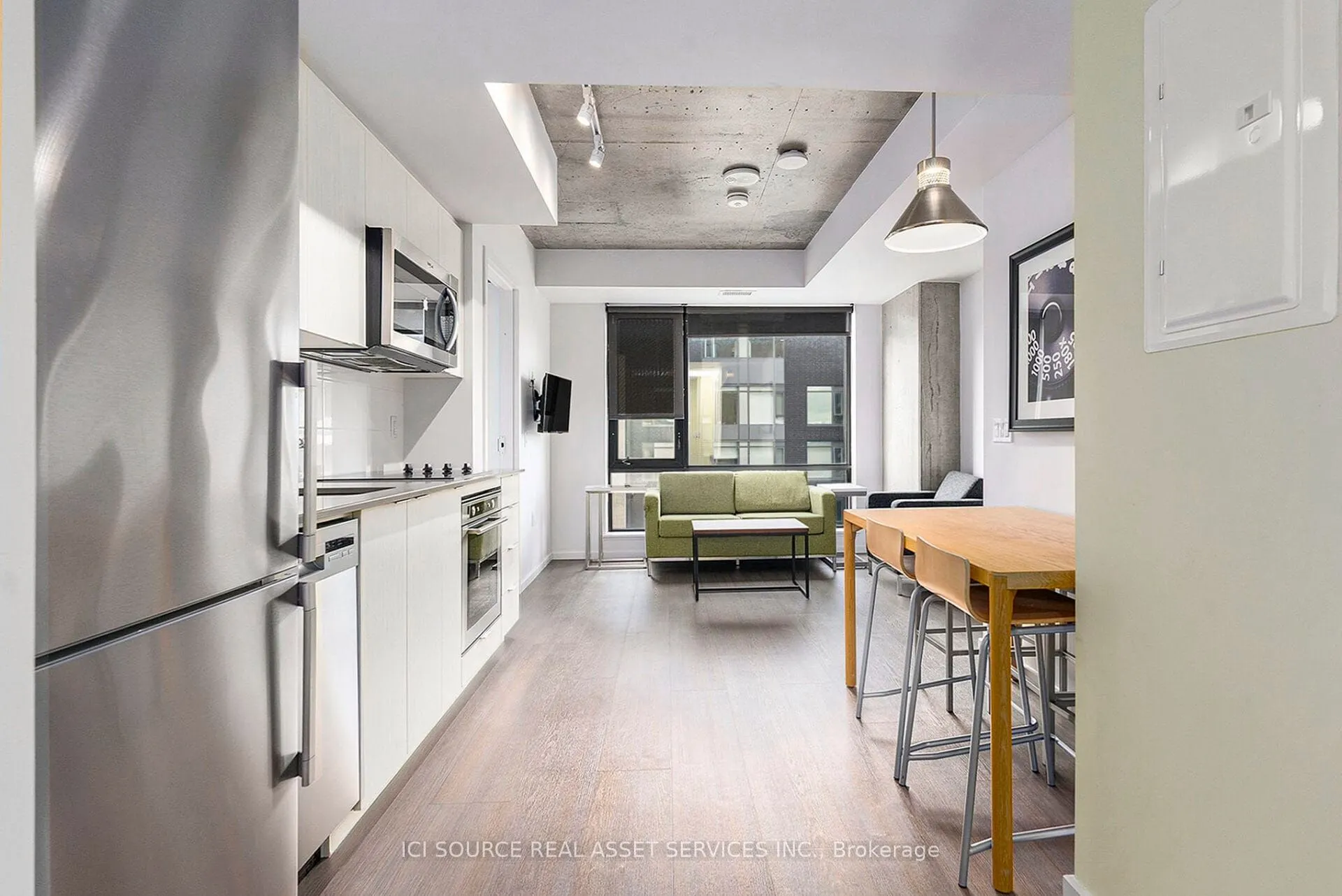 105 Champagne Avenue S, #1702