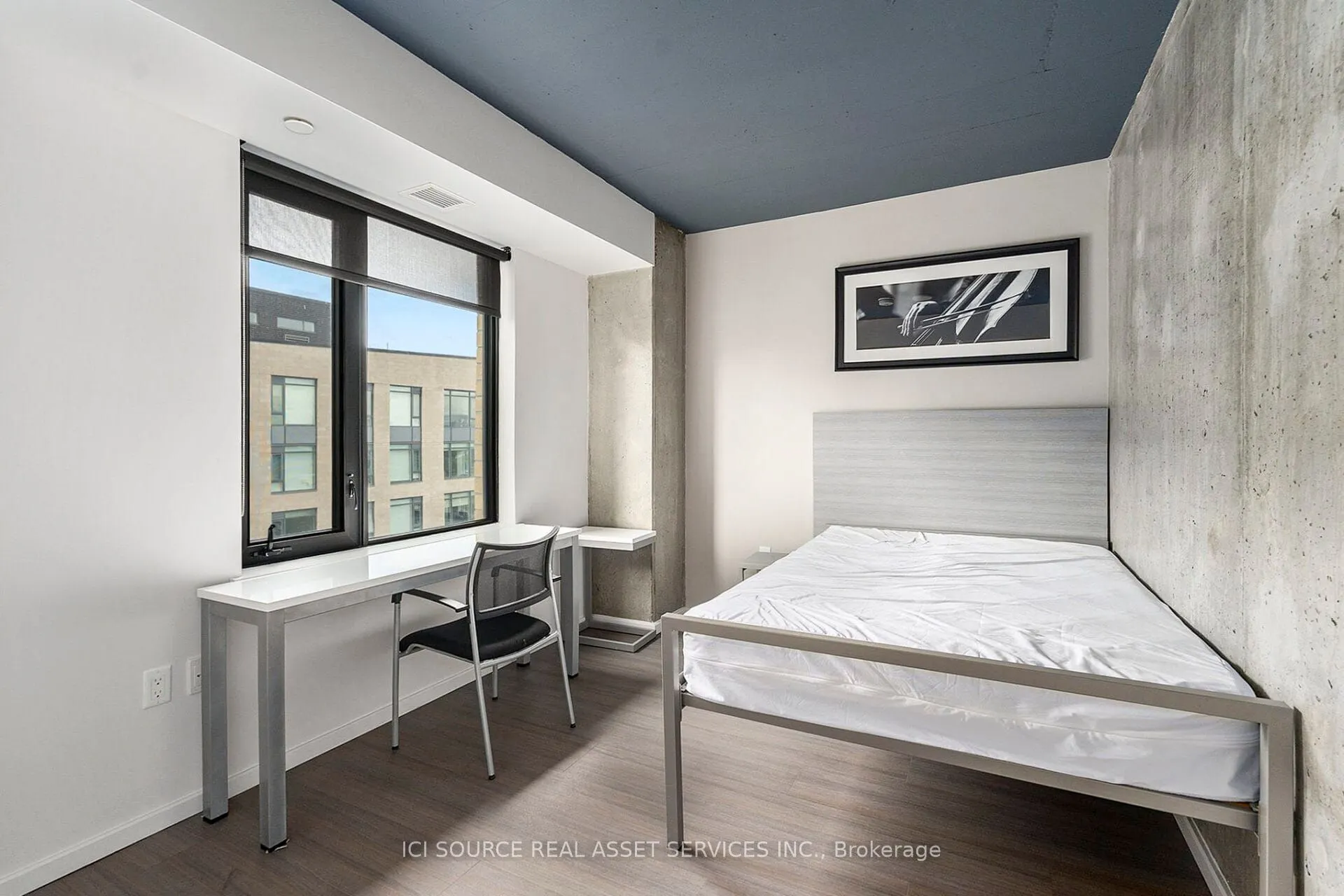 105 Champagne Avenue S, #1702