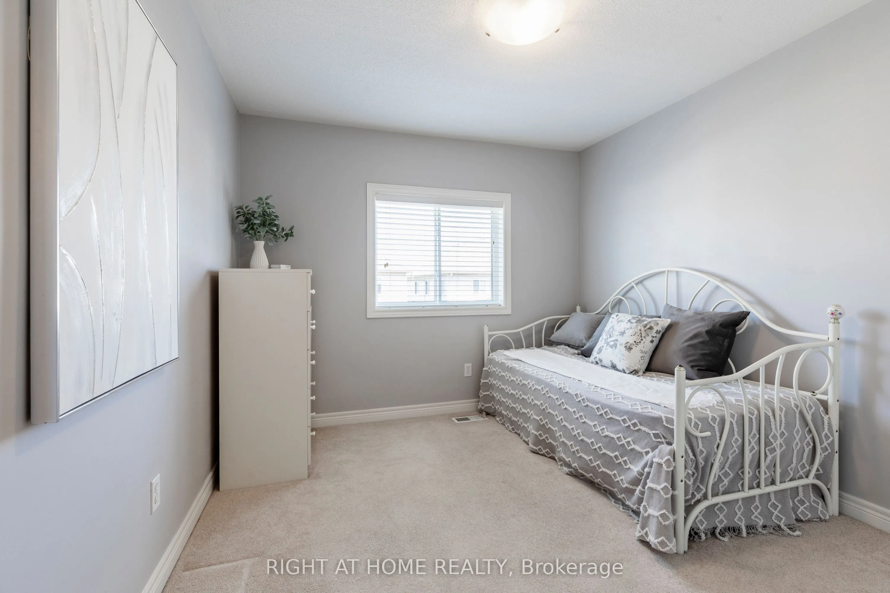 56 Marina Point Crescent