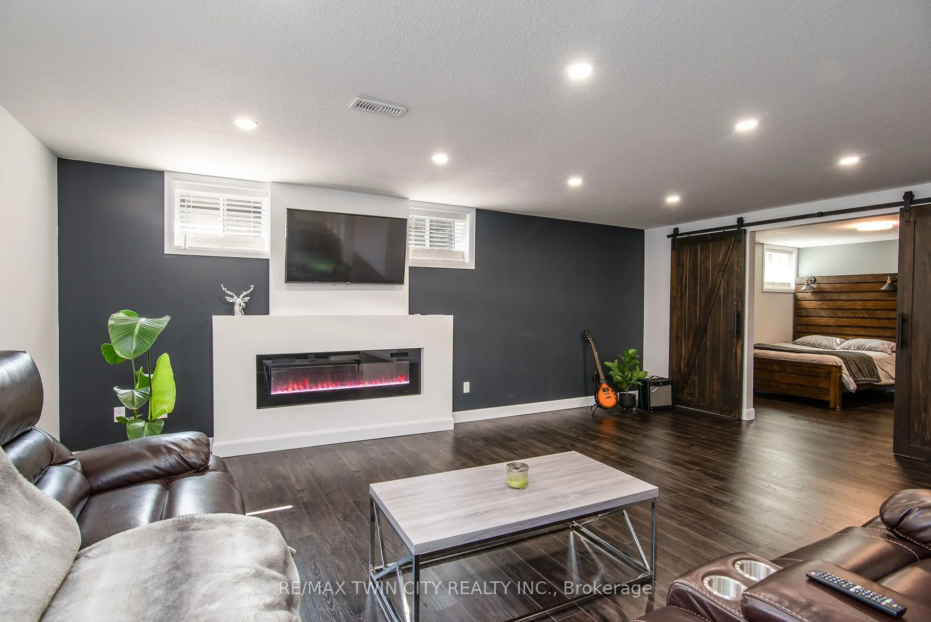 232 Shady Glen Crescent