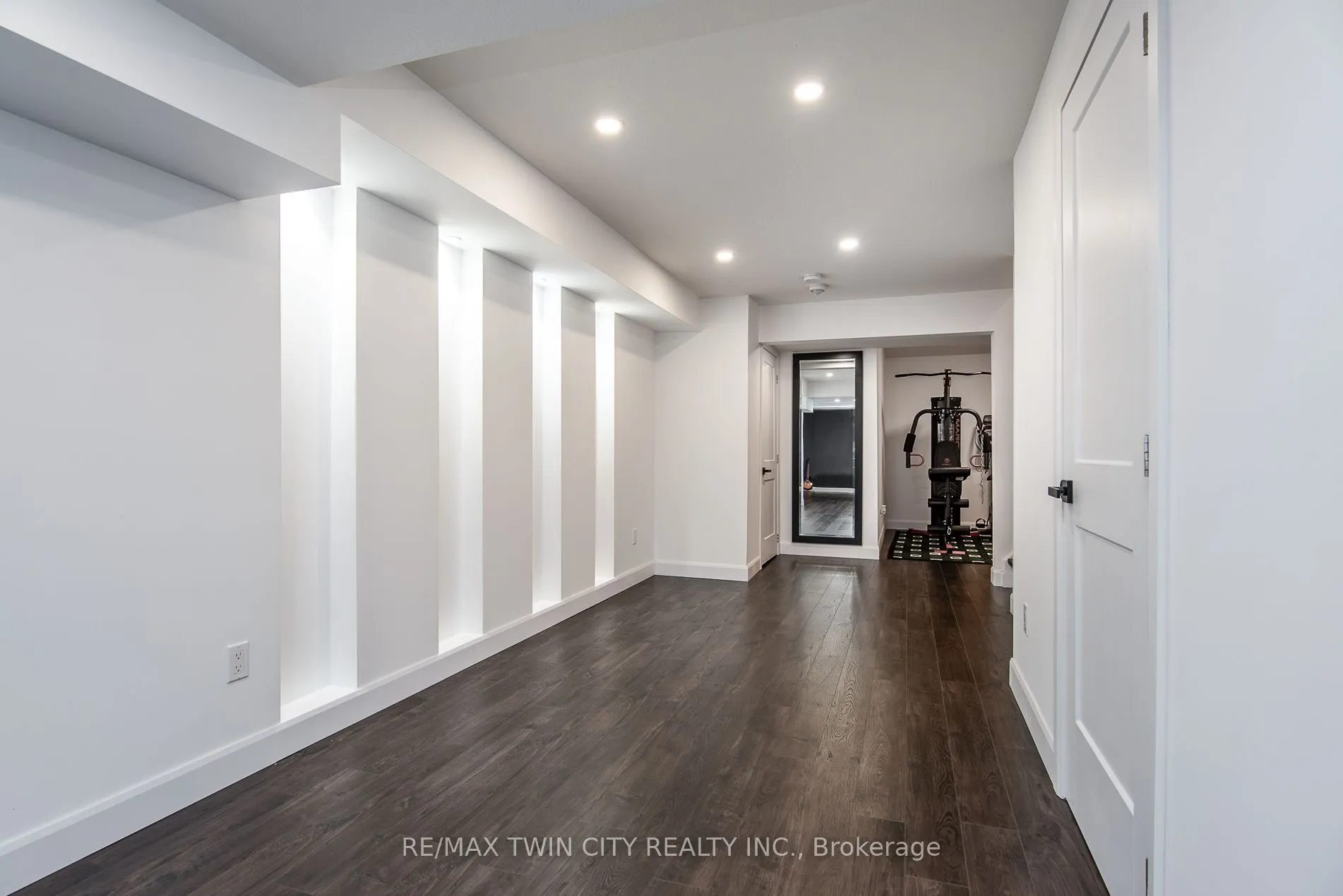 232 Shady Glen Crescent