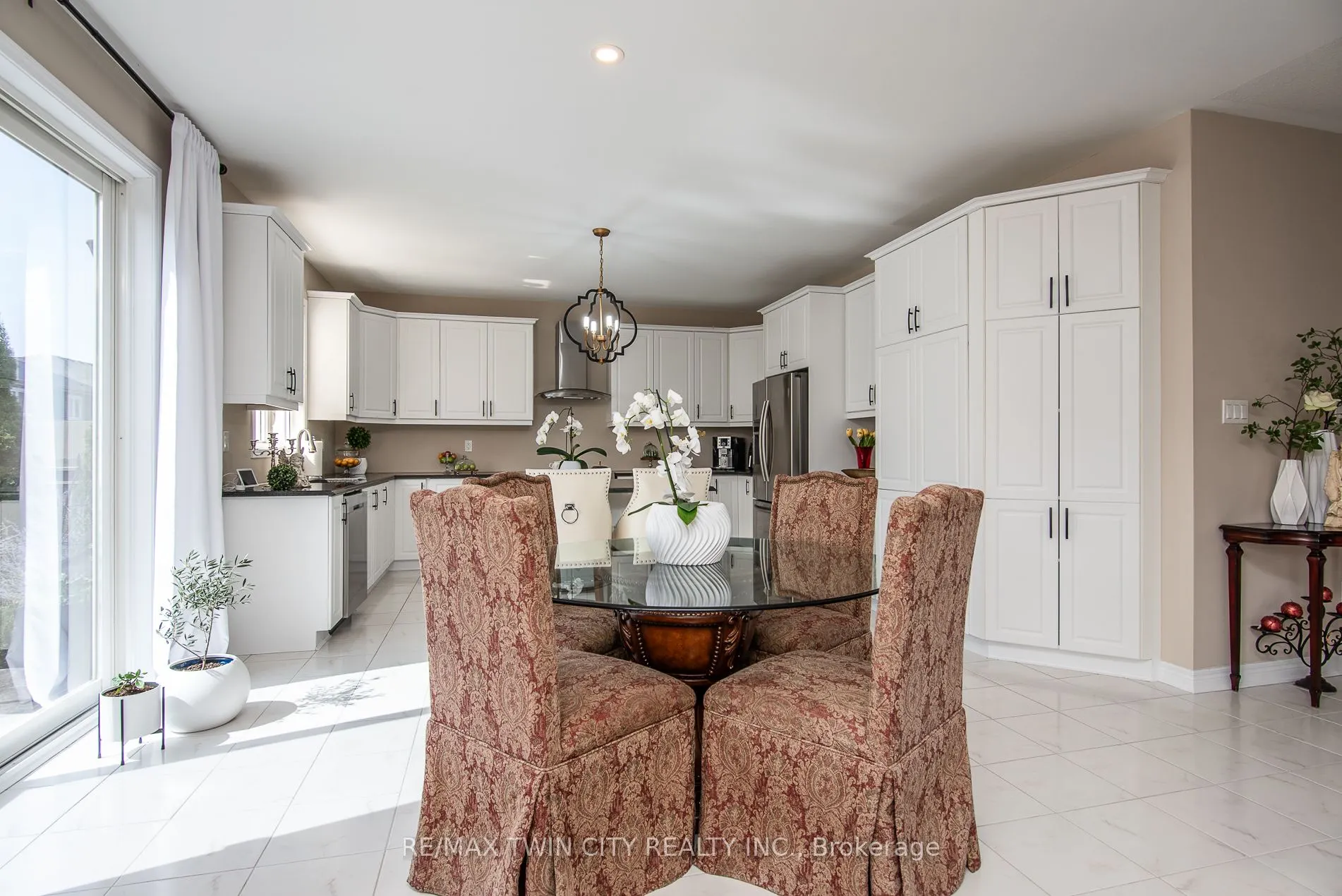 232 Shady Glen Crescent
