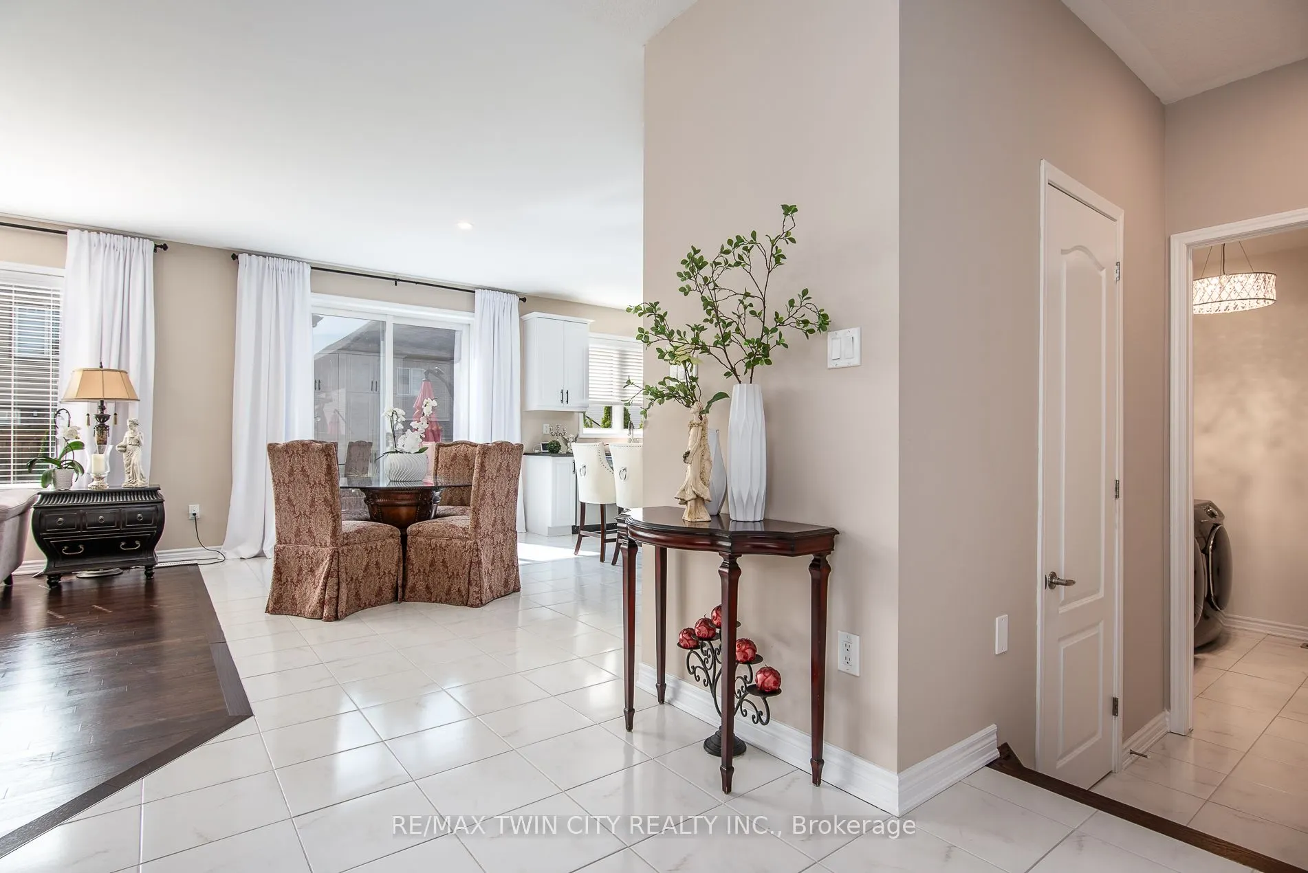 232 Shady Glen Crescent