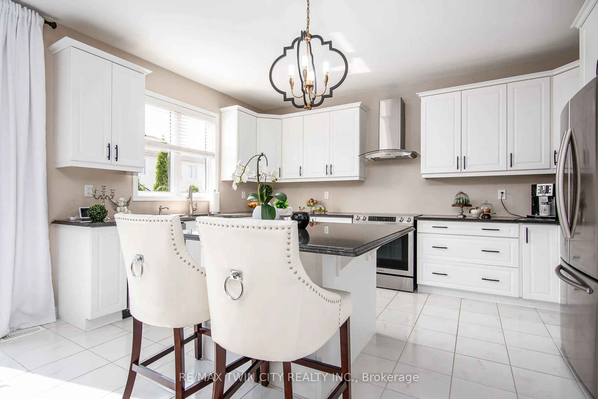 232 Shady Glen Crescent