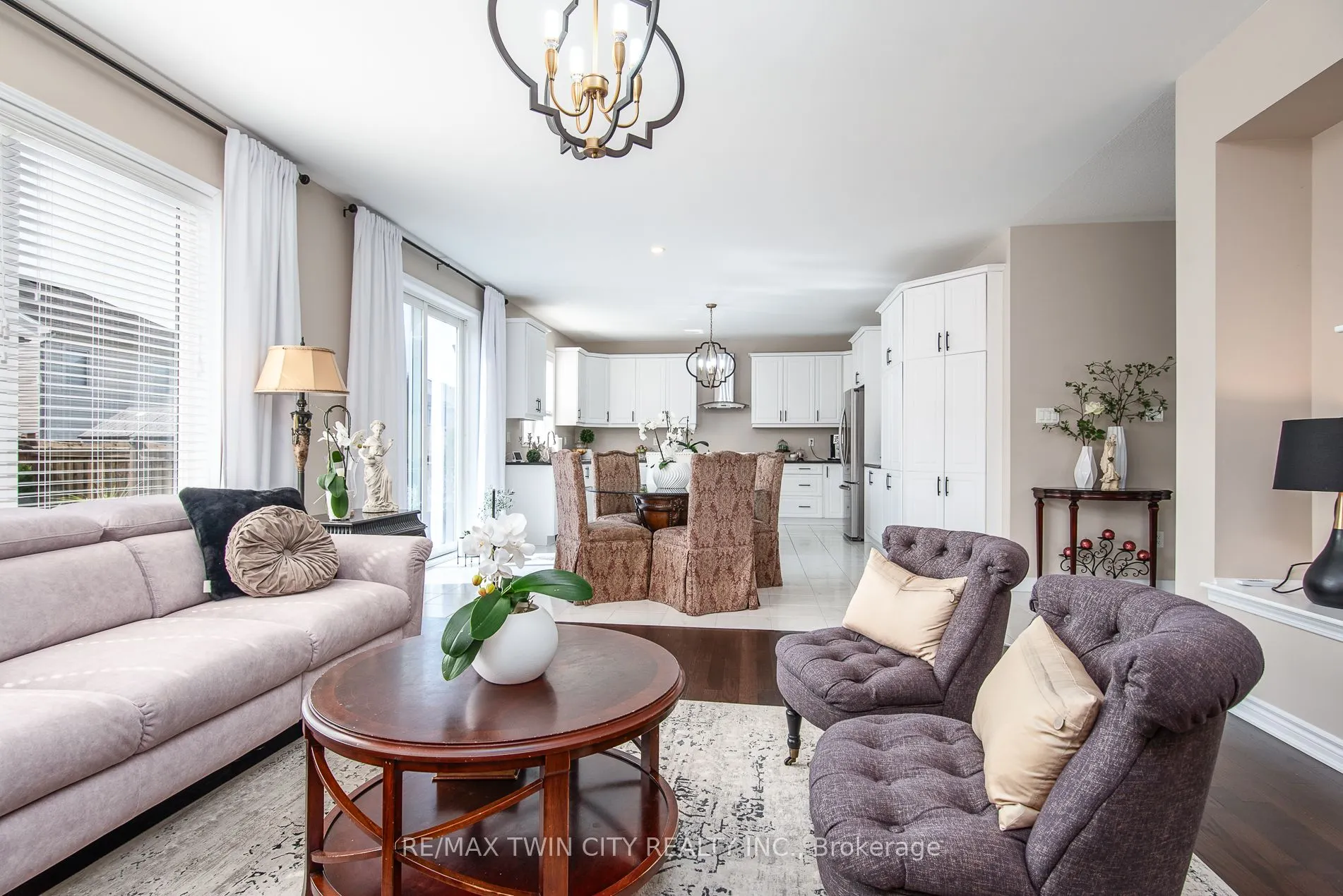 232 Shady Glen Crescent