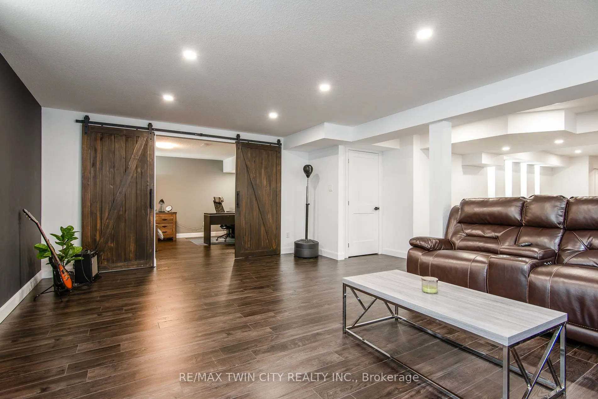232 Shady Glen Crescent