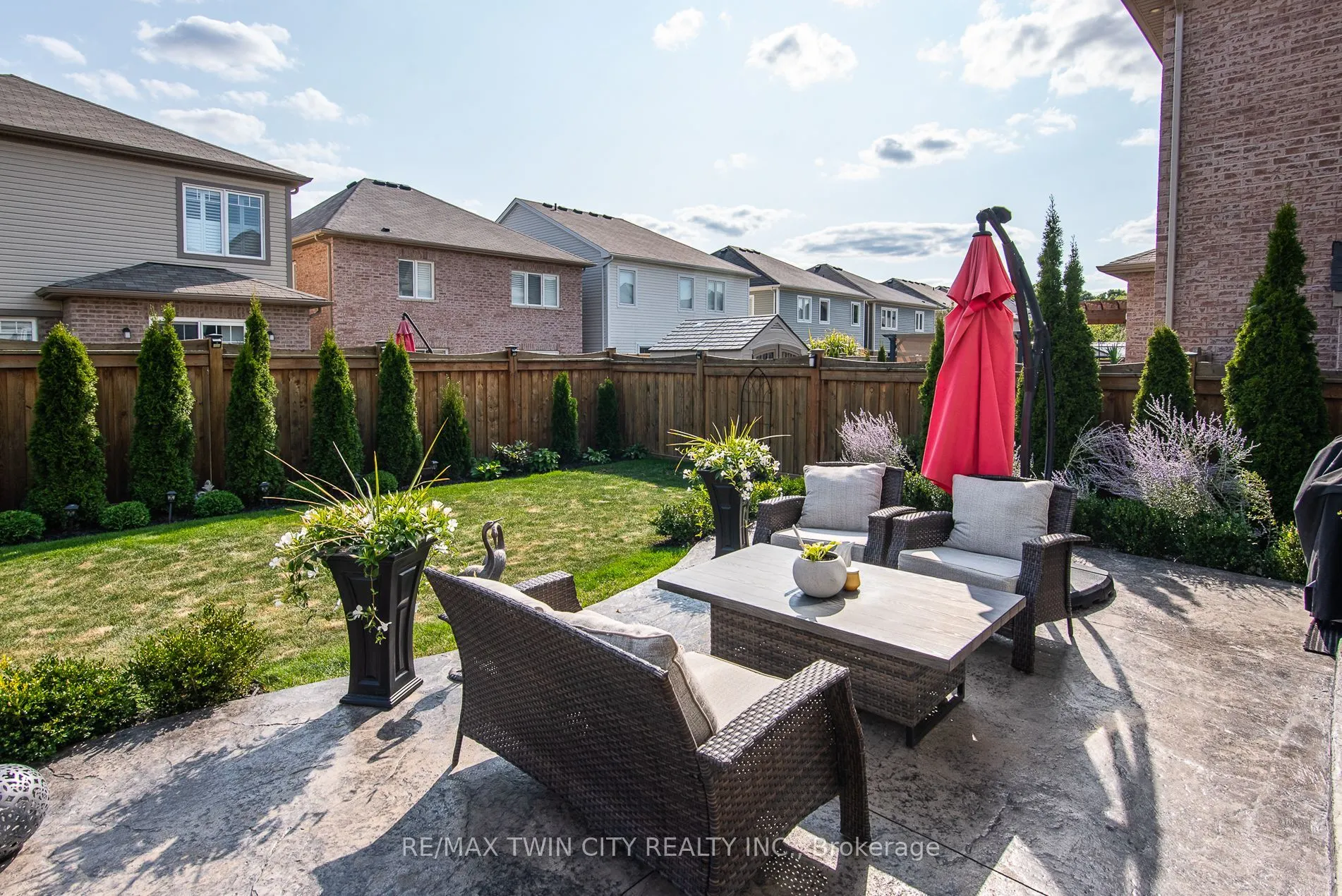 232 Shady Glen Crescent