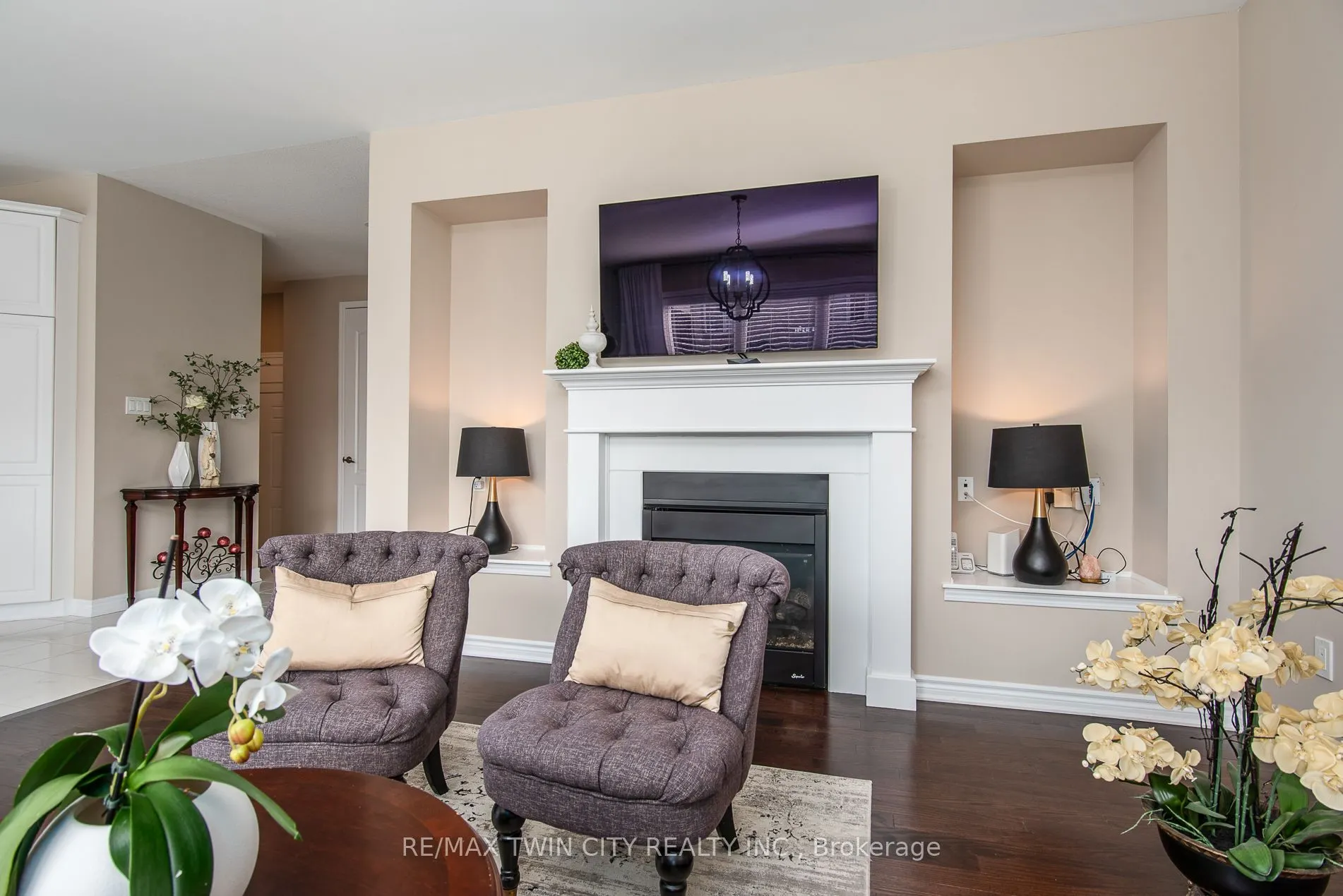 232 Shady Glen Crescent