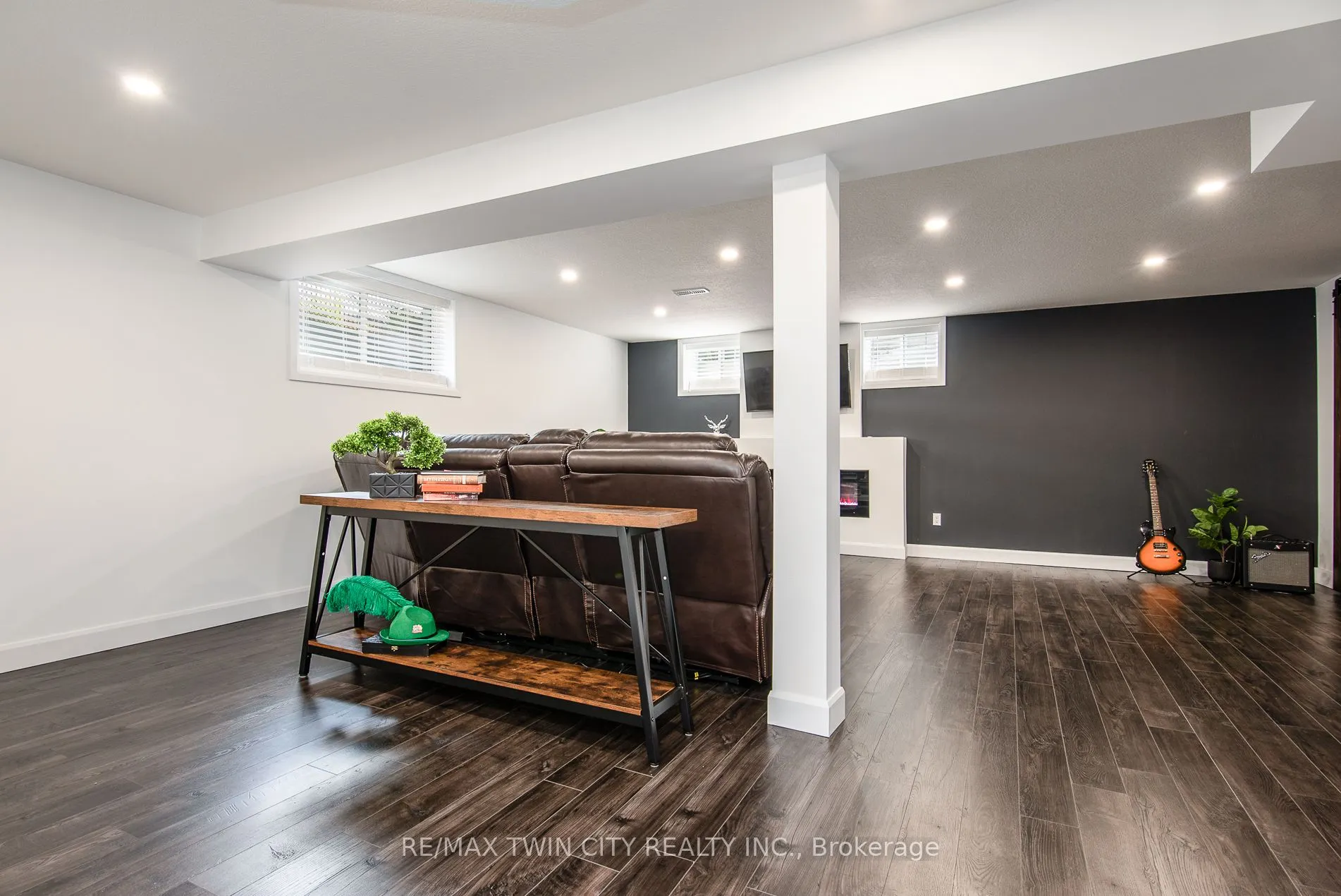 232 Shady Glen Crescent