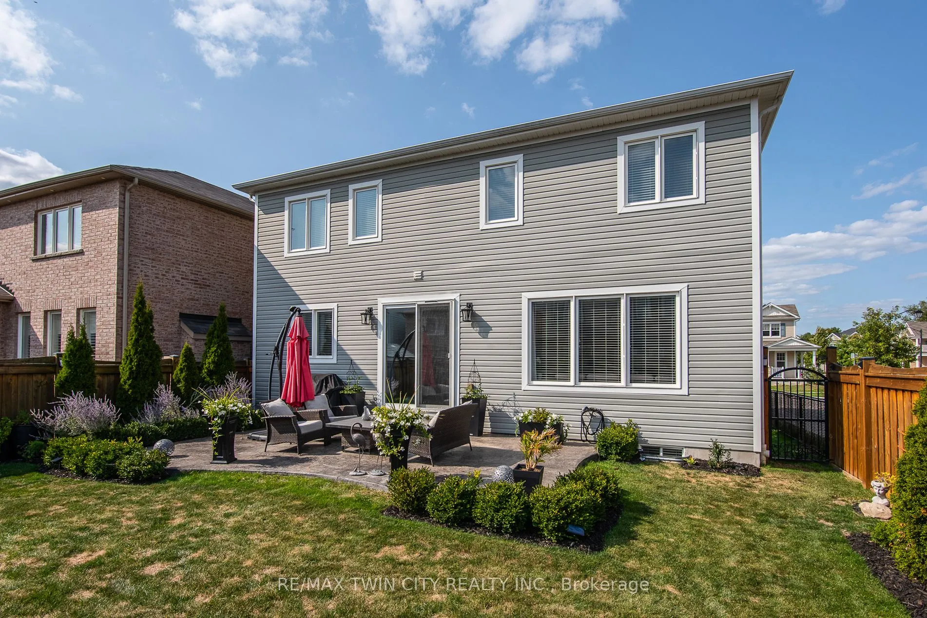 232 Shady Glen Crescent