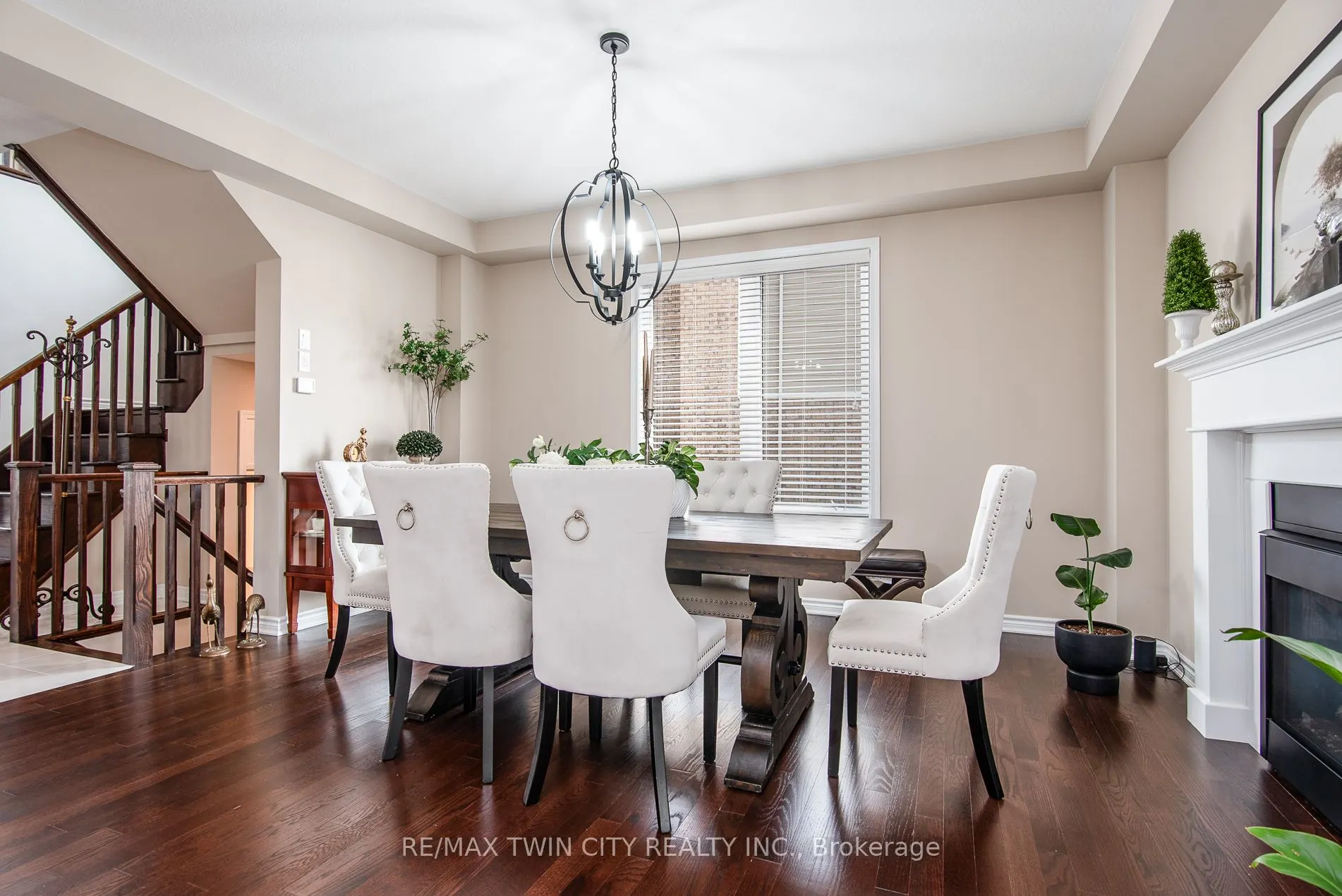 232 Shady Glen Crescent