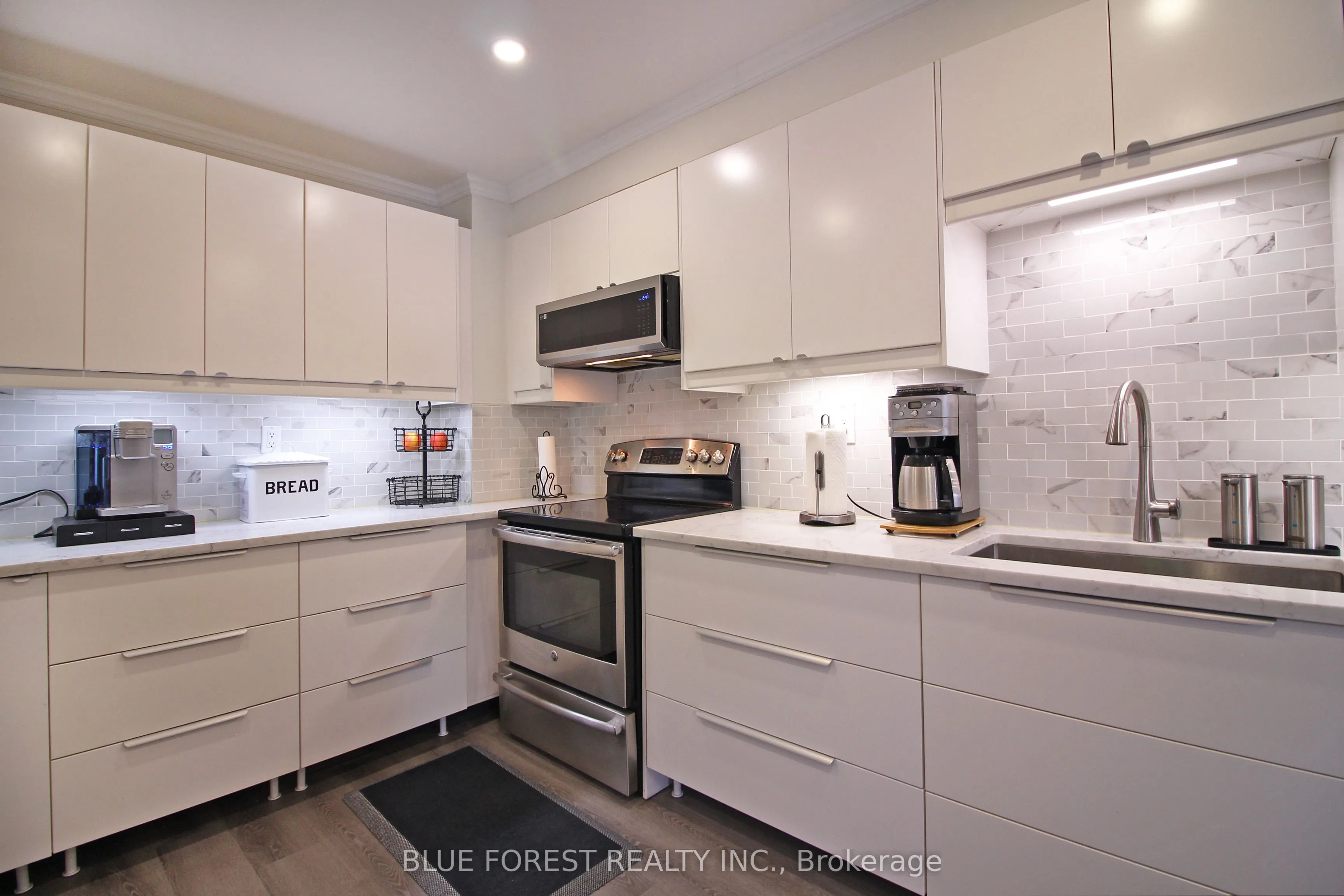 590 Millbank Drive, #8