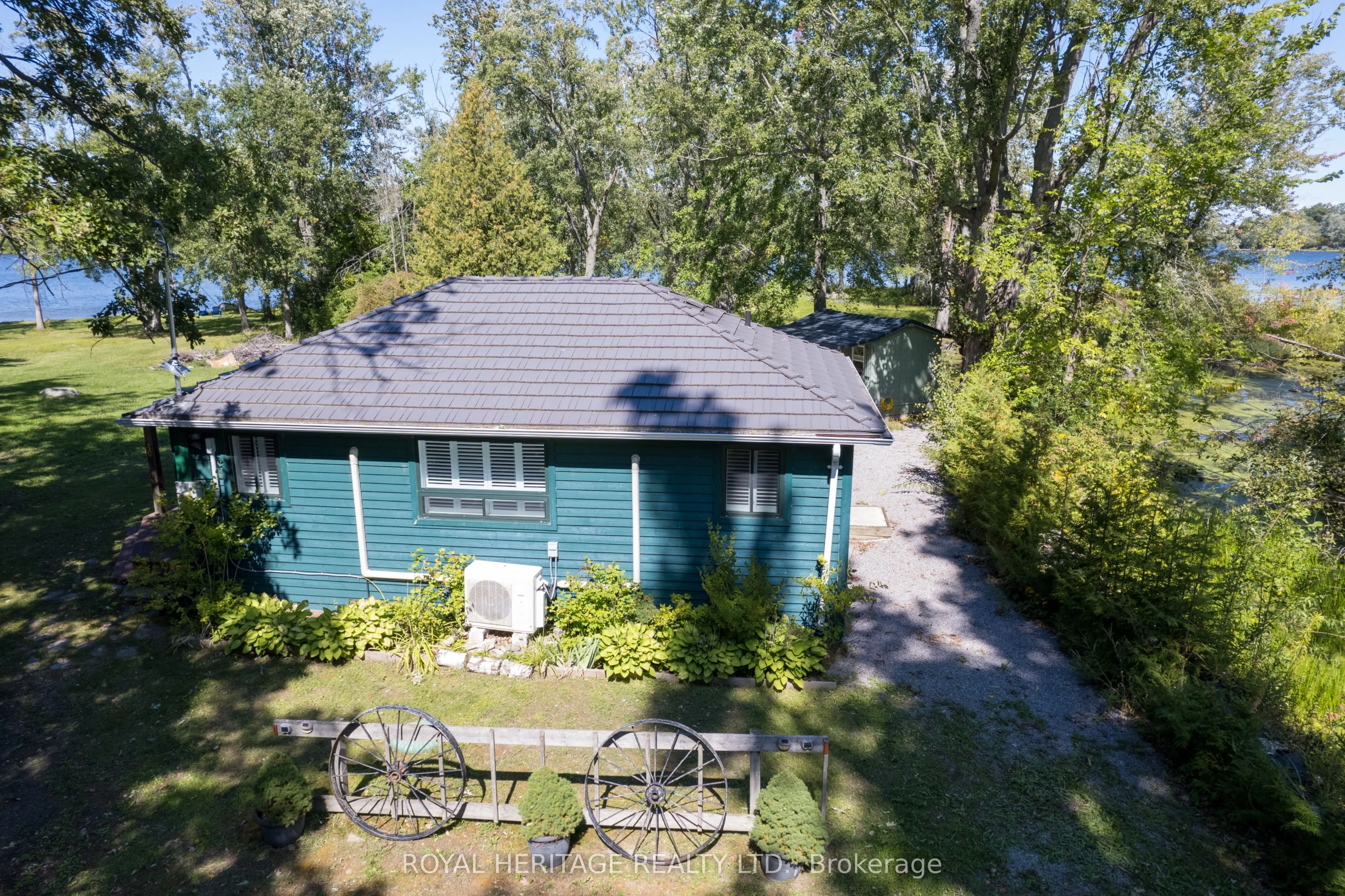 40 Valley View Lane N