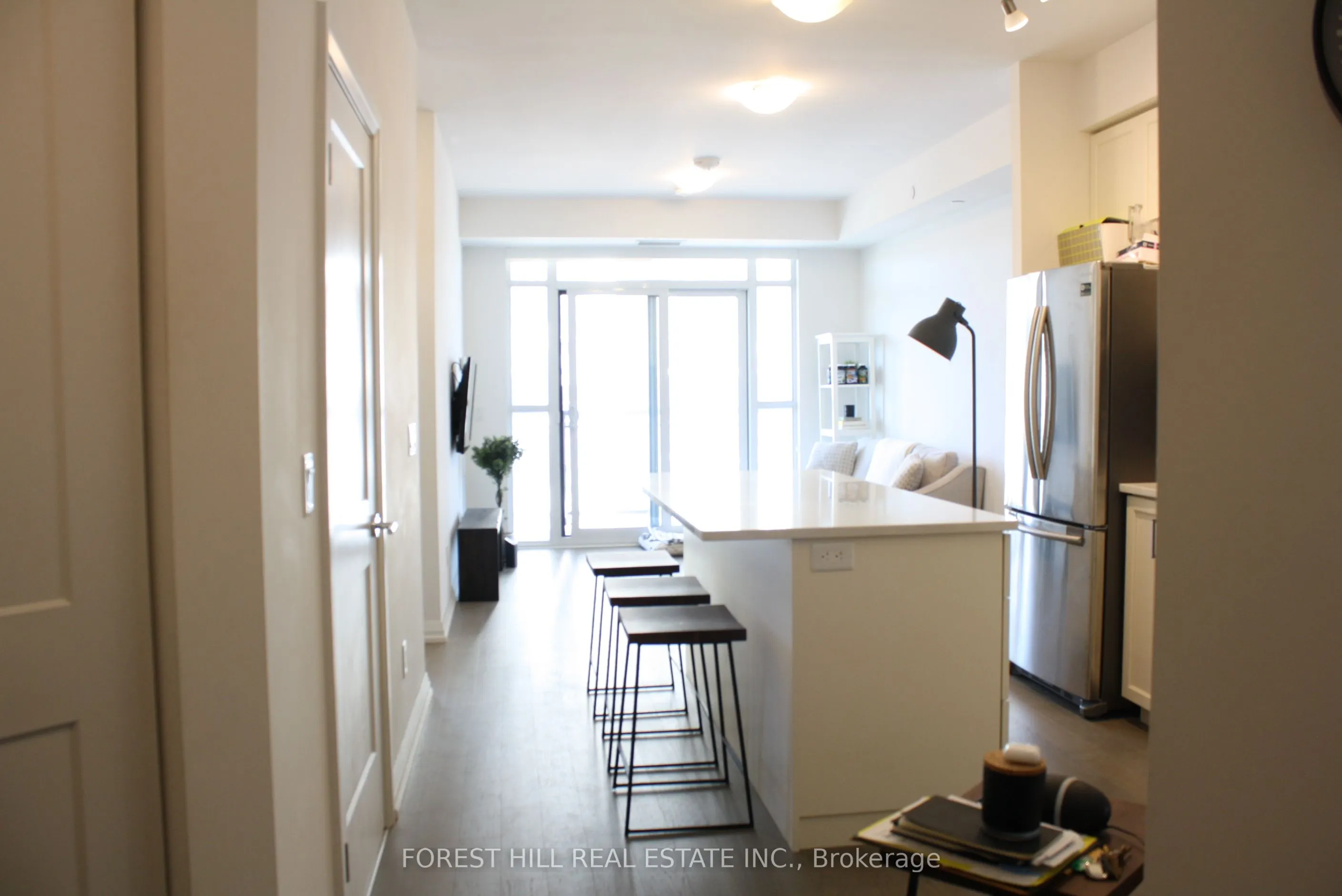 155 Caroline Street S, #611