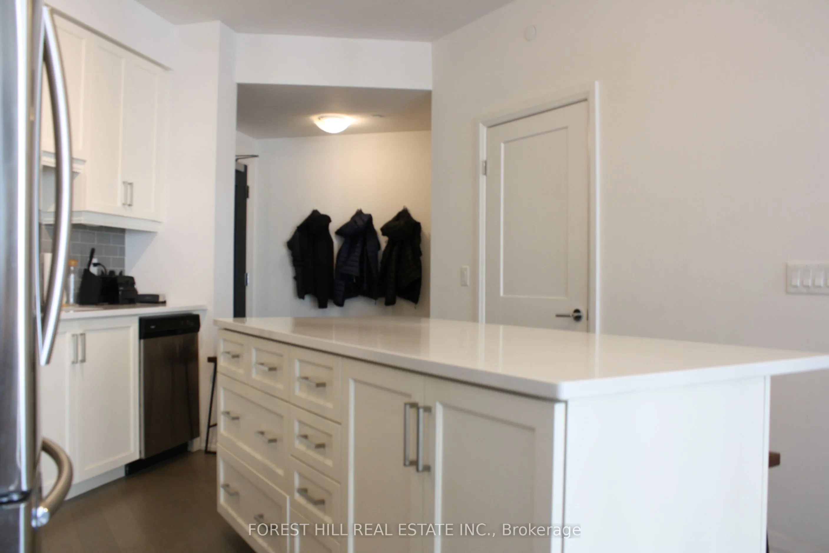 155 Caroline Street S, #611