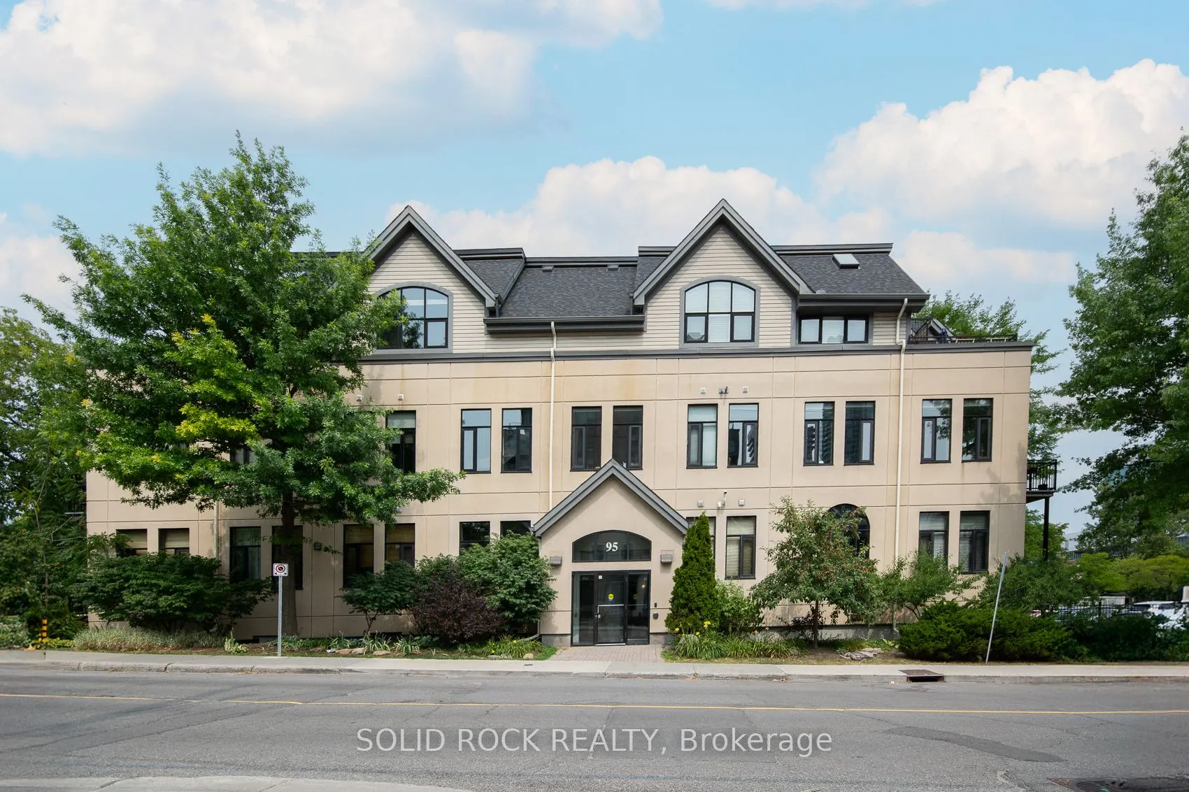 95 Beech Street, #105