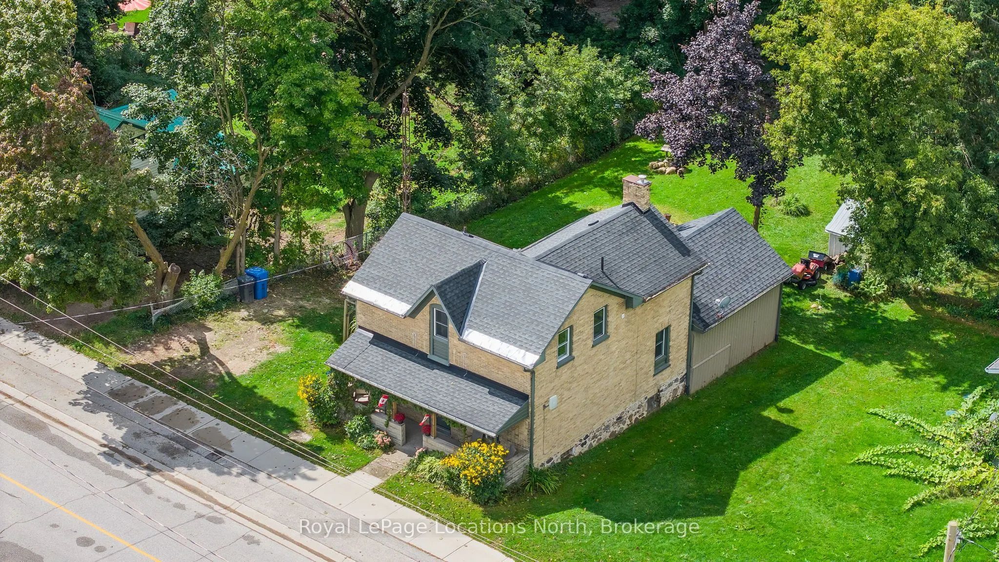 392082 Grey 109 Road
